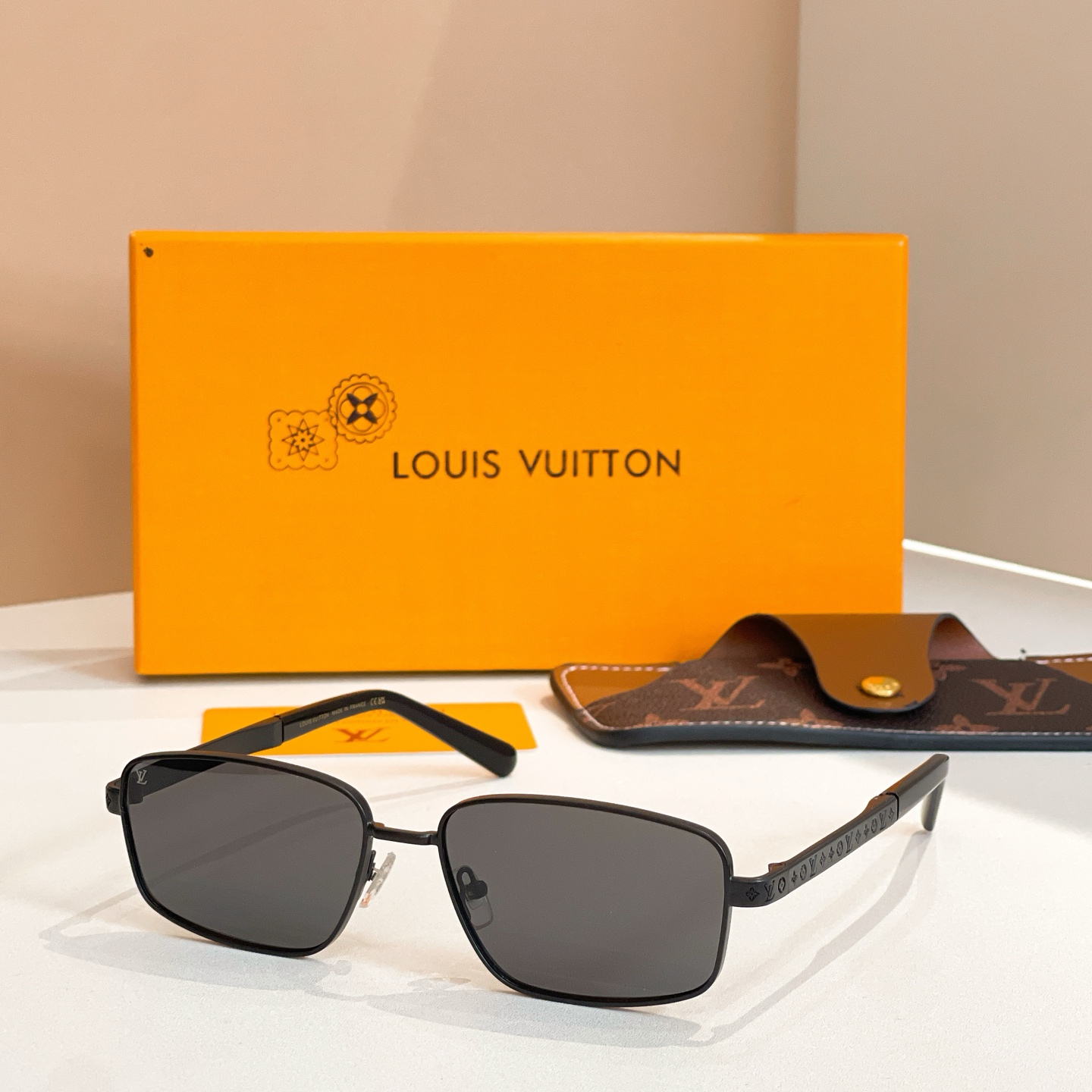LOUIS VUITTO*✨✨✨MODEL：Z2042U ✨✨✨ SIZE：53口22-145✨✨✨