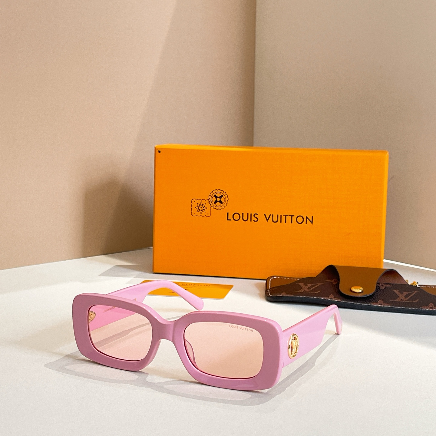 LOUIS VUITTO*✨✨✨MODEL：Z2421E✨✨✨ SIZE：53口21-145✨✨✨