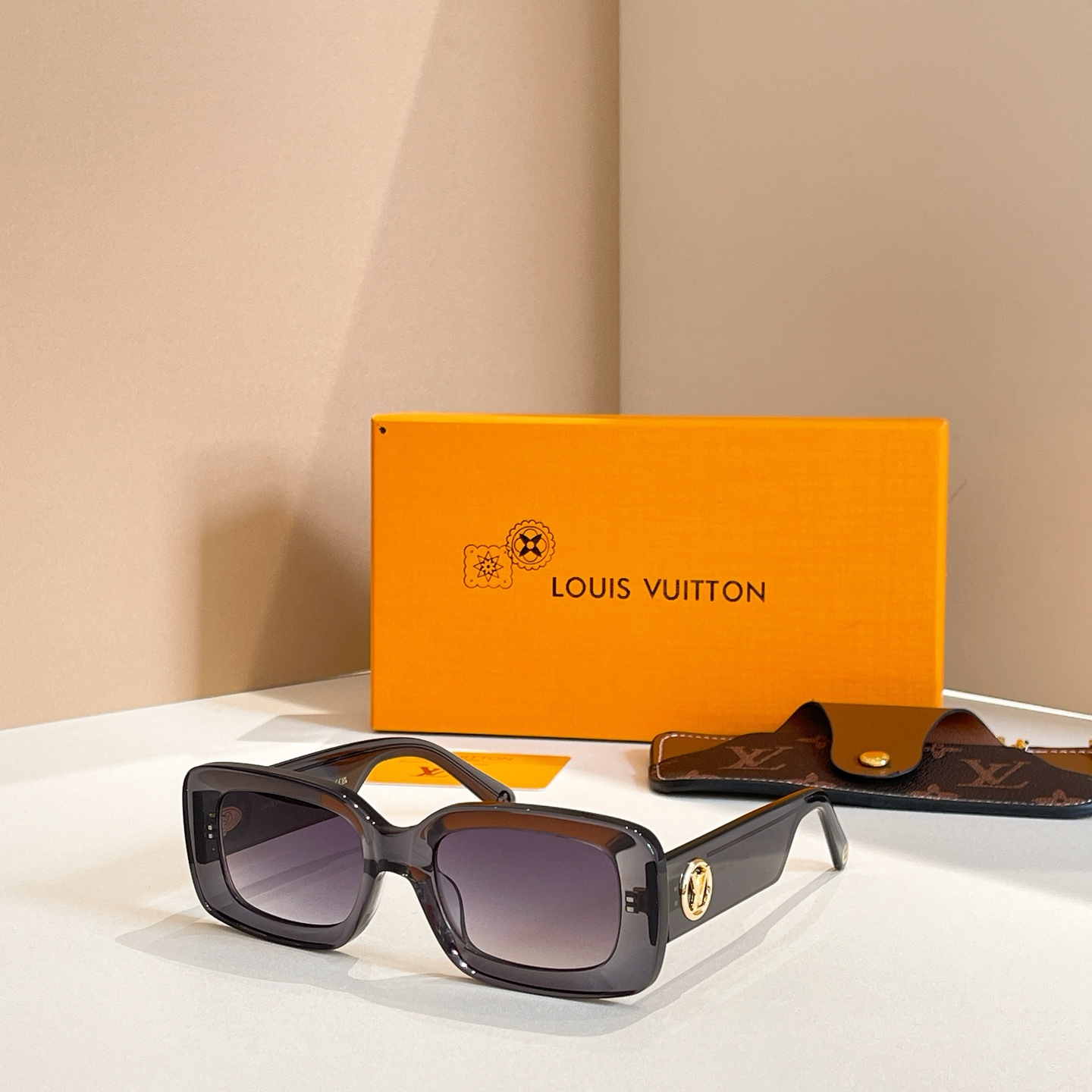LOUIS VUITTO*✨✨✨MODEL：Z2421E✨✨✨ SIZE：53口21-145✨✨✨