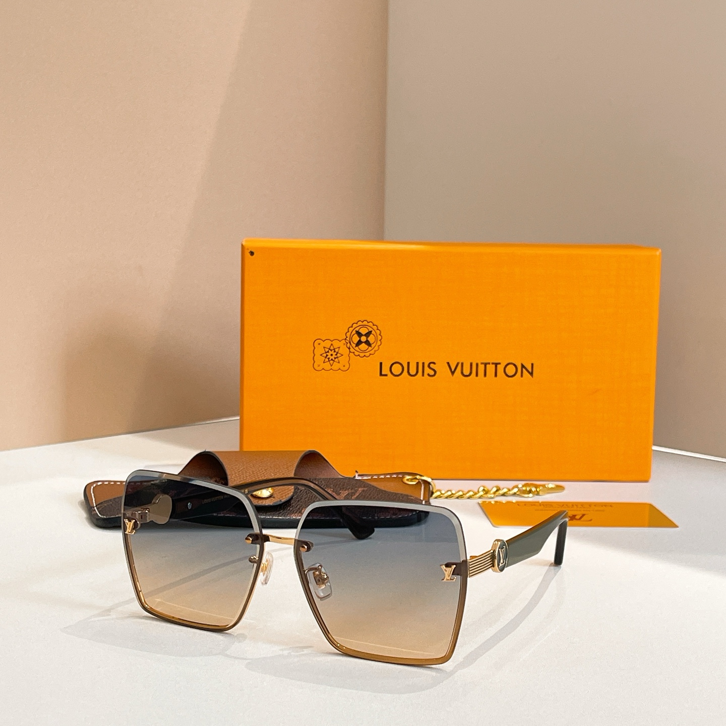 LOUIS VUITTO*✨✨✨MODEL：Z1874 ✨✨✨ SIZE：53口22-145✨✨✨