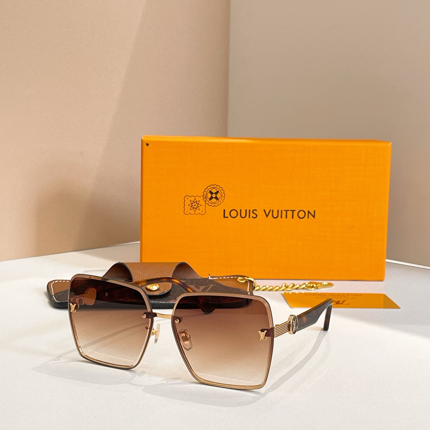 LOUIS VUITTO*✨✨✨MODEL：Z1874 ✨✨✨ SIZE：53口22-145✨✨✨