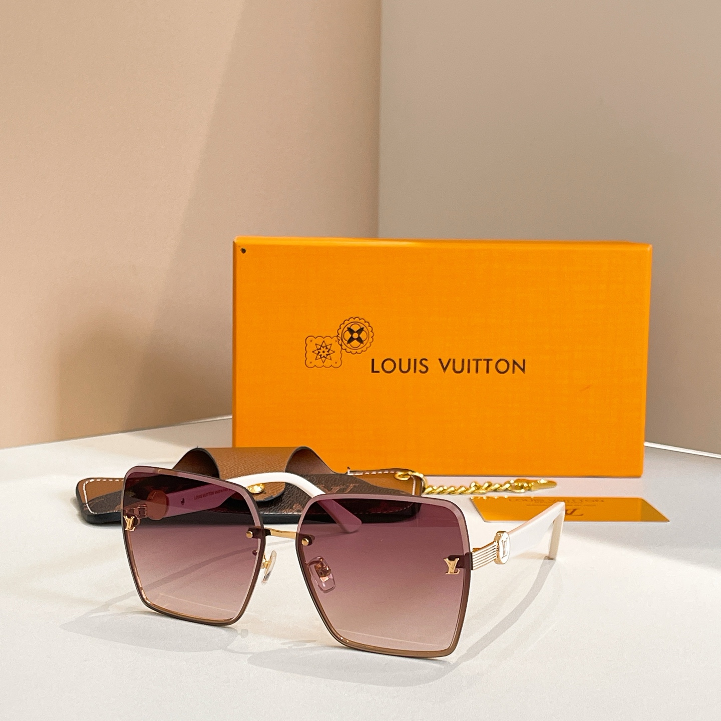LOUIS VUITTO*✨✨✨MODEL：Z1874 ✨✨✨ SIZE：53口22-145✨✨✨