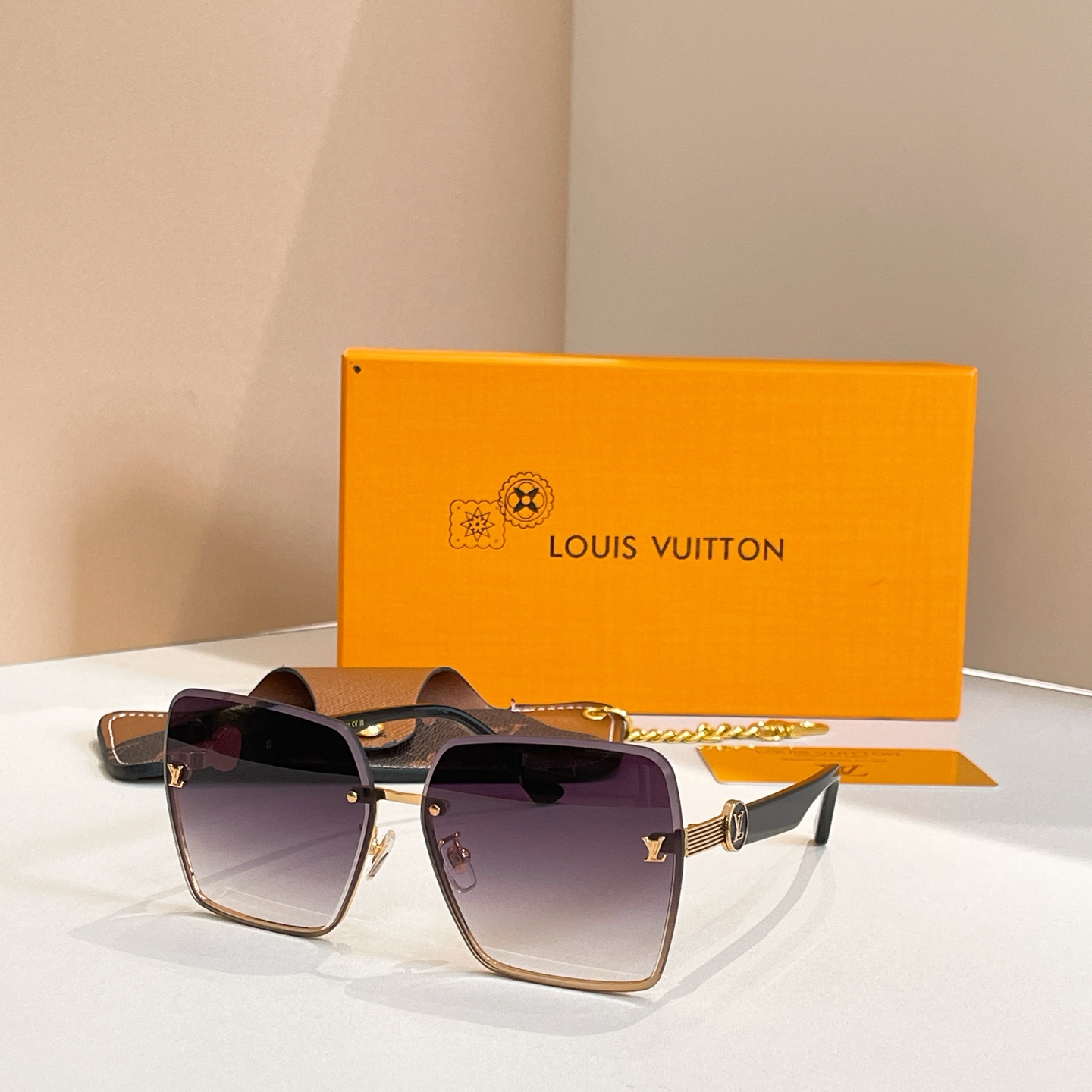 LOUIS VUITTO*✨✨✨MODEL：Z1874 ✨✨✨ SIZE：53口22-145✨✨✨
