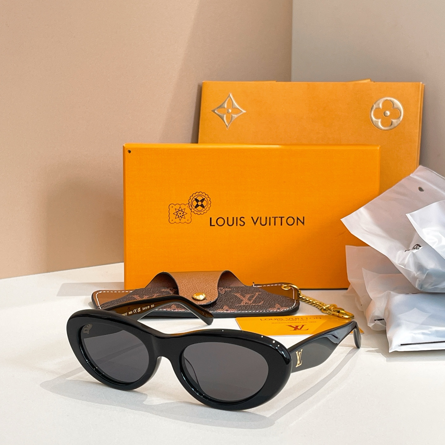 LOUIS VUITTO*✨✨✨MODEL：Z1981E，Z1983E✨✨✨ SIZE：54口19-15