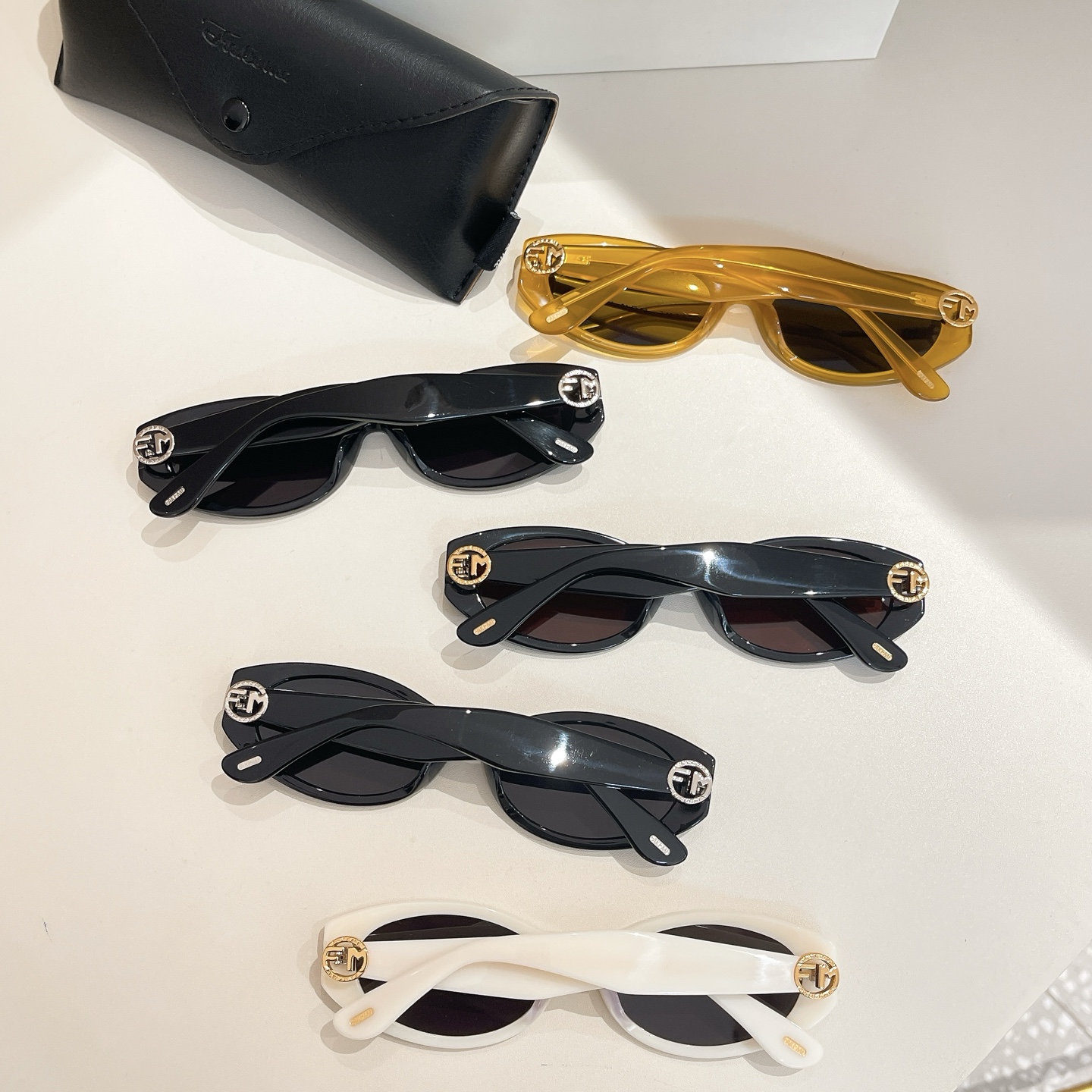 FAKEME⚜️⚜️⚜️MODEL laga.suP ⚜️⚜️⚜️SIZE57口20-147⚜️⚜️⚜️