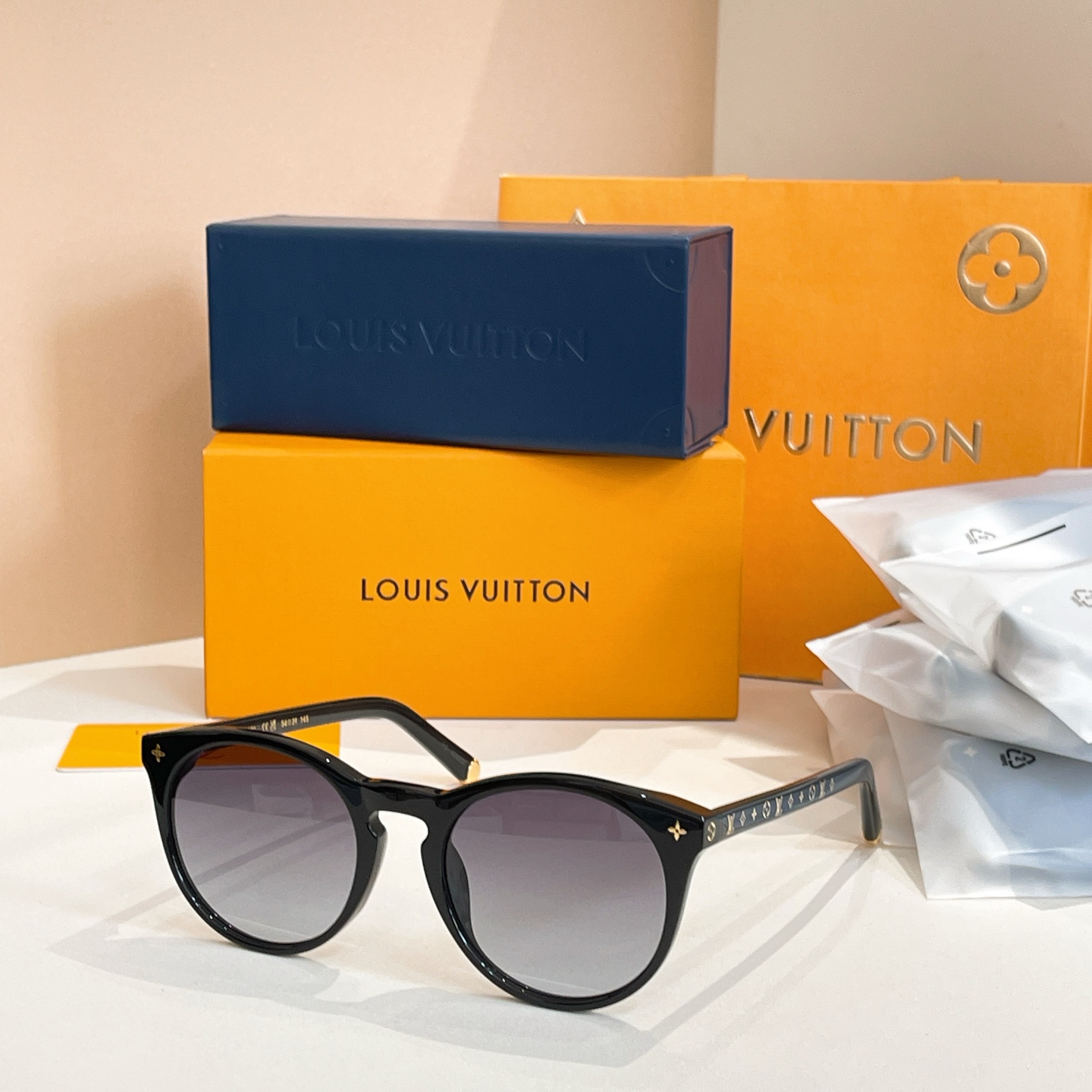 LOUIS VUITTO*✨✨✨MODEL：Z2002E  Z2004E  Z2005E✨✨✨ SIZE