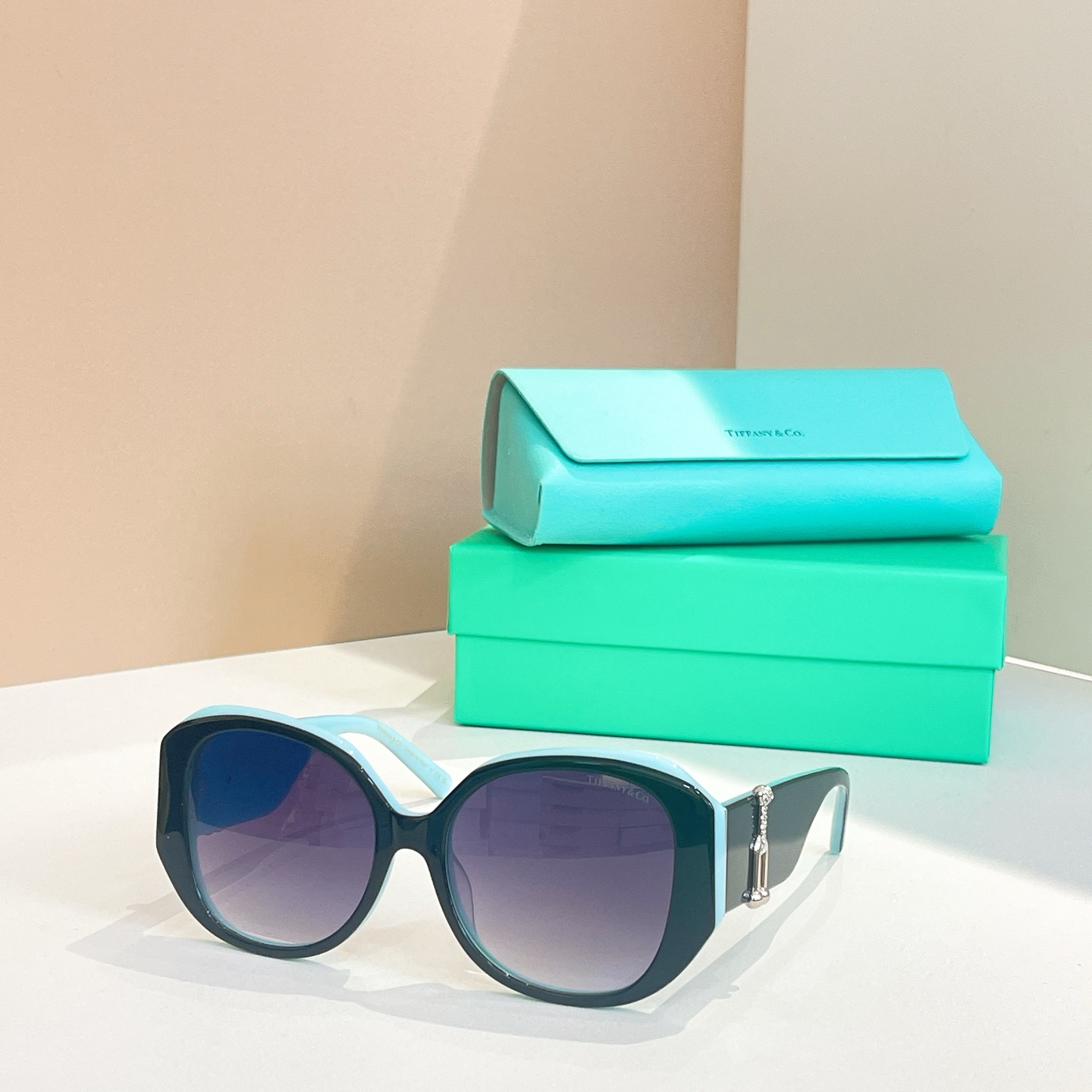 TIFFANY&Co.✨✨✨MODEL：TF4207✨✨✨ SIZE：55口17-140✨✨✨