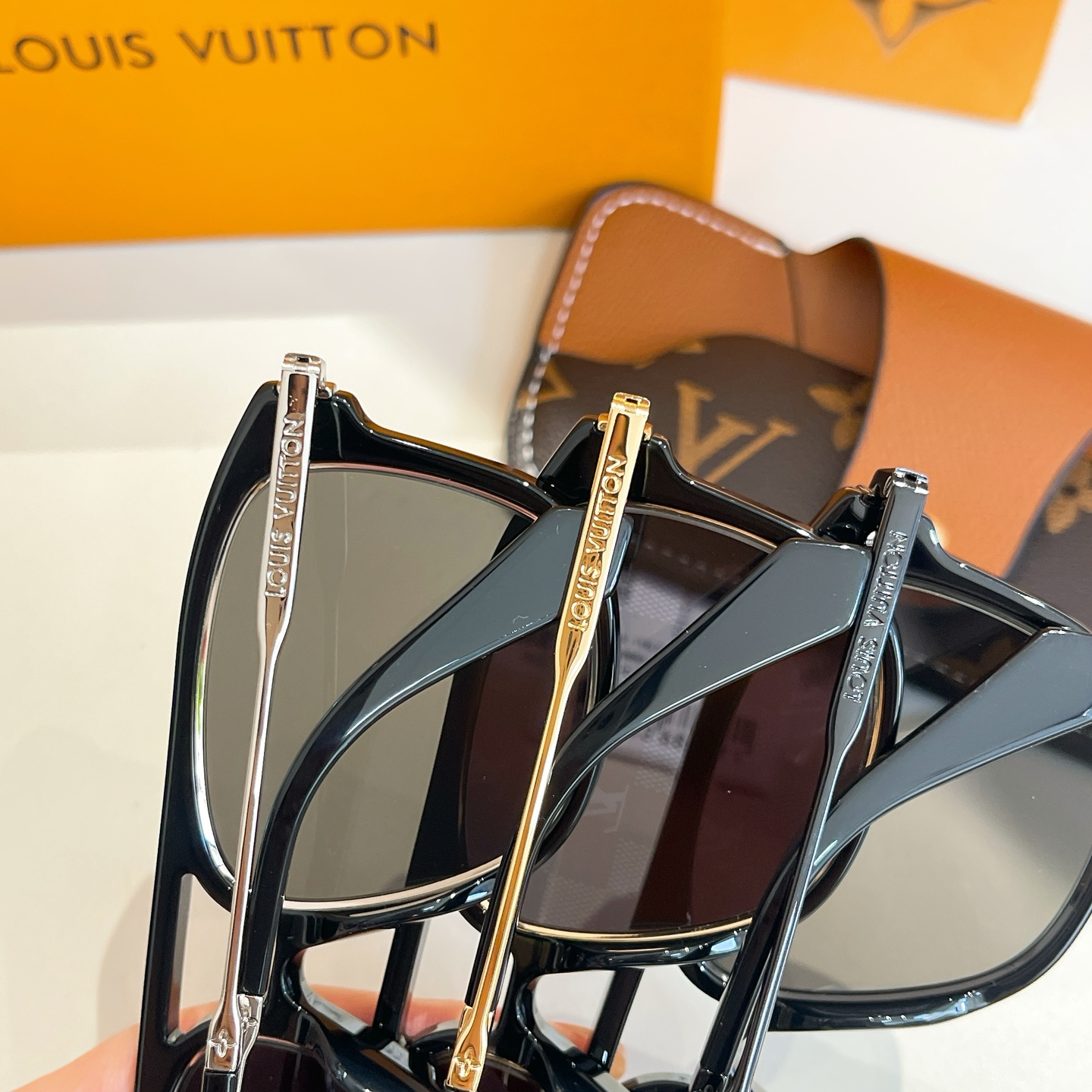 LOUIS VUITTO*✨✨✨MODEL：Z2595U ✨✨✨ SIZE：53口22-145✨✨✨