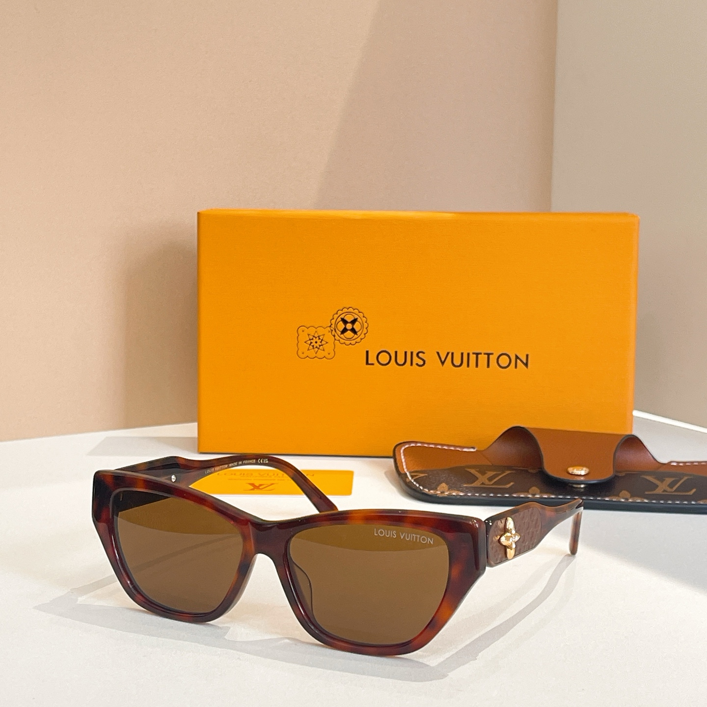 LOUIS VUITTO*✨✨✨MODEL：Z2003U ✨✨✨ SIZE：53口22-145✨✨✨