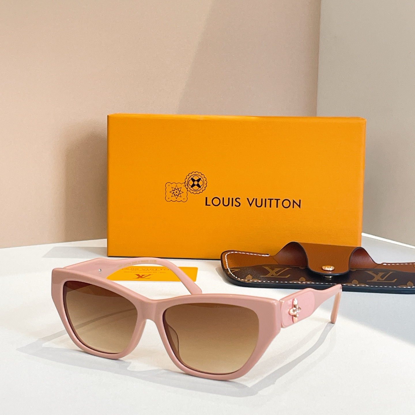 LOUIS VUITTO*✨✨✨MODEL：Z2003U ✨✨✨ SIZE：53口22-145✨✨✨
