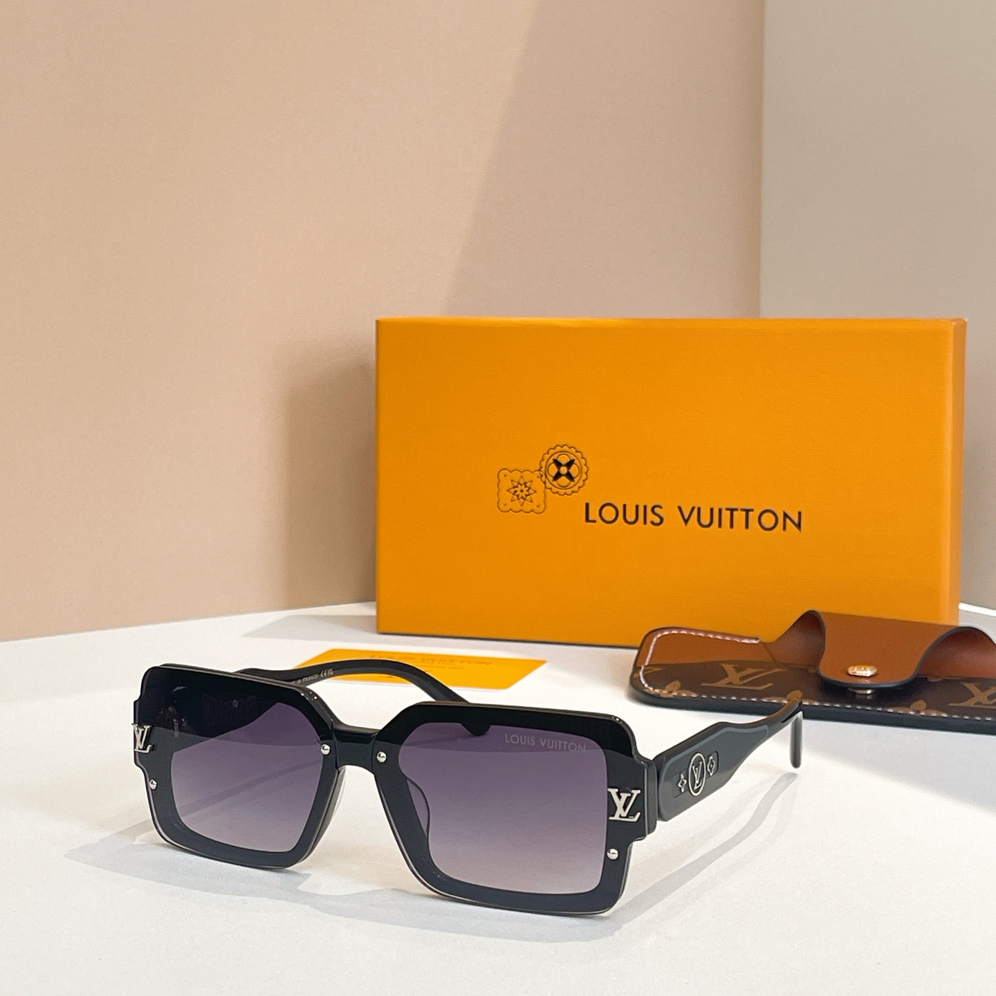 LOUIS VUITTO*✨✨✨MODEL：Z2002U ✨✨✨ SIZE：53口22-145✨✨✨