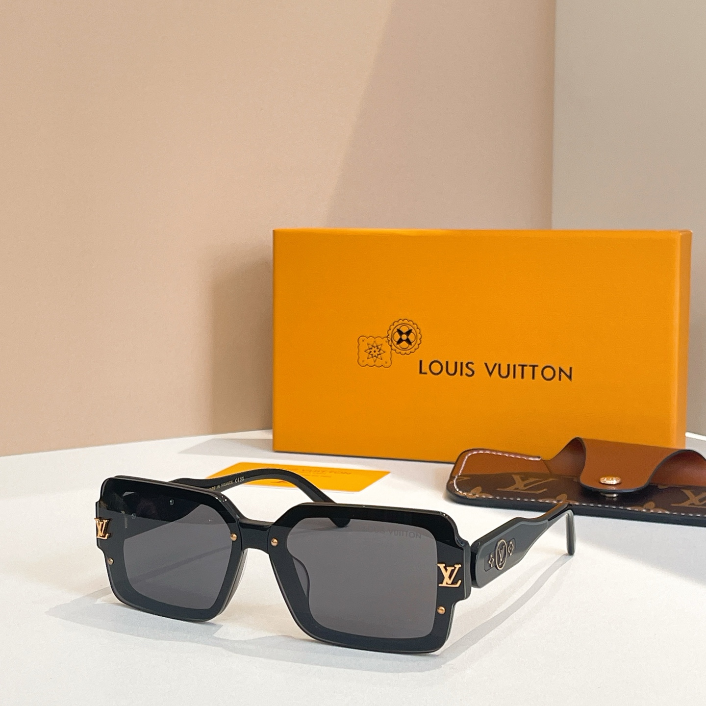 LOUIS VUITTO*✨✨✨MODEL：Z2002U ✨✨✨ SIZE：53口22-145✨✨✨