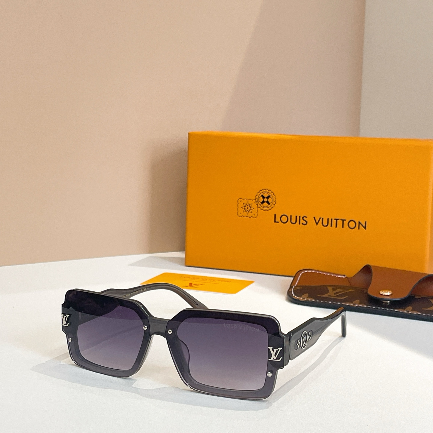LOUIS VUITTO*✨✨✨MODEL：Z2002U ✨✨✨ SIZE：53口22-145✨✨✨