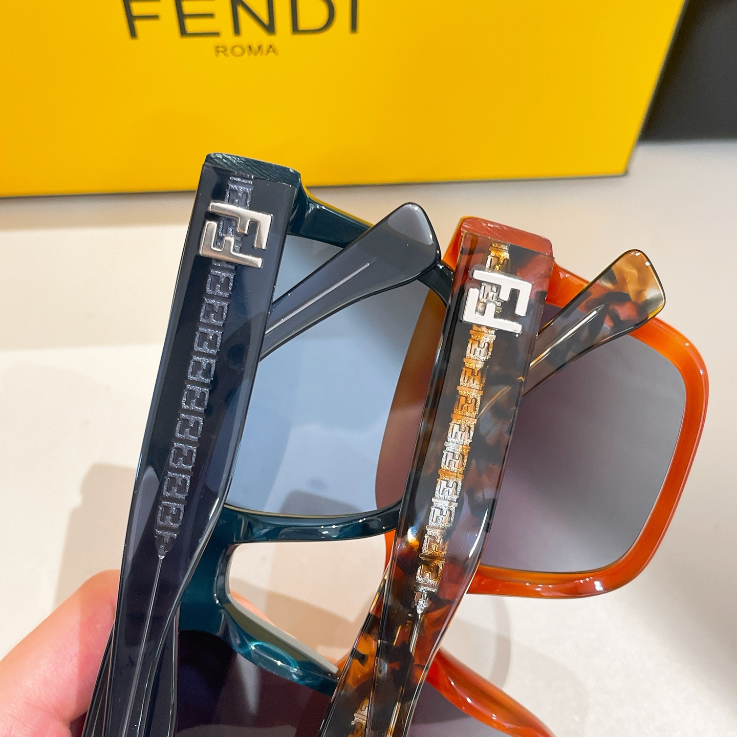 FEND*✨✨✨MODEL：FF0053✨✨✨ SIZE：51口22-145✨✨✨