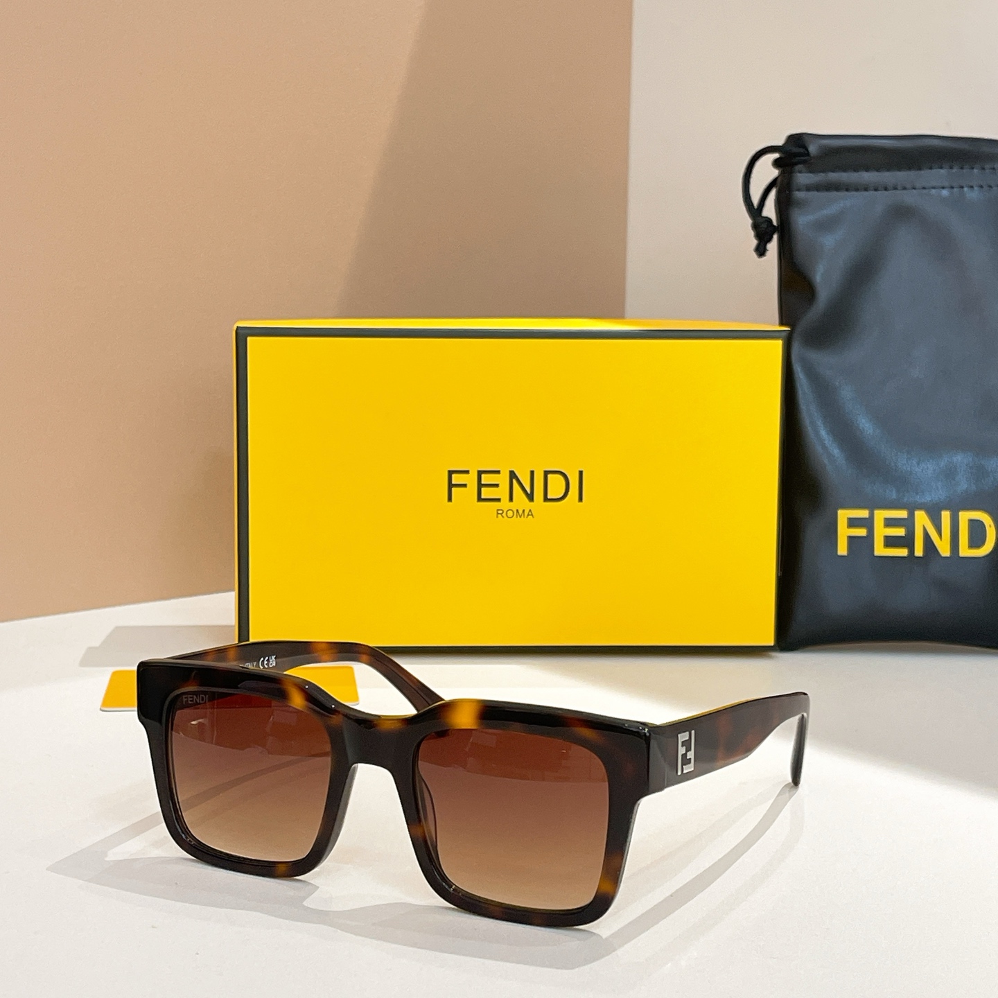 FEND*✨✨✨MODEL：FF0053✨✨✨ SIZE：51口22-145✨✨✨