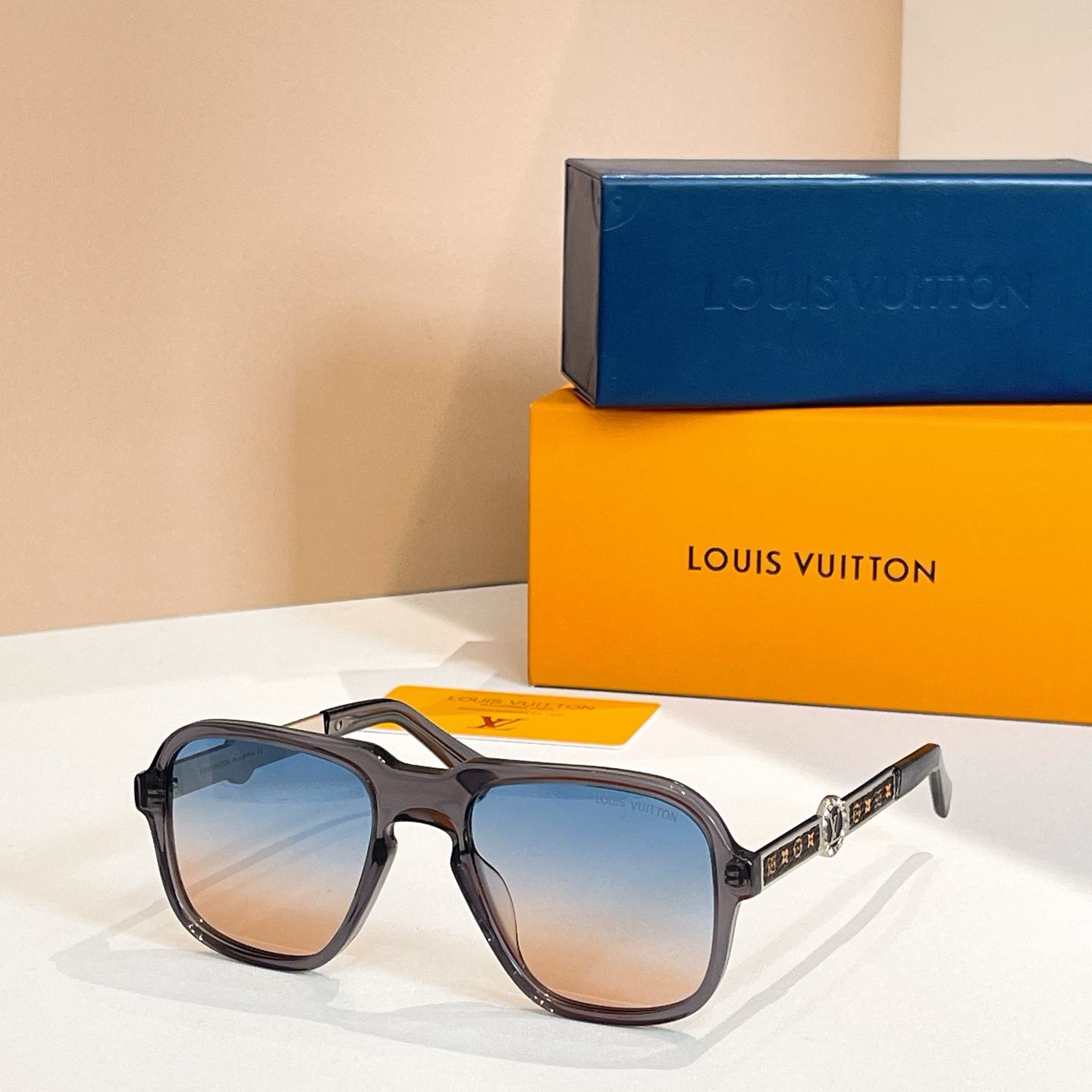 LOUIS VUITTO*✨✨✨MODEL：Z0102✨✨✨ SIZE：54口22-145✨✨✨