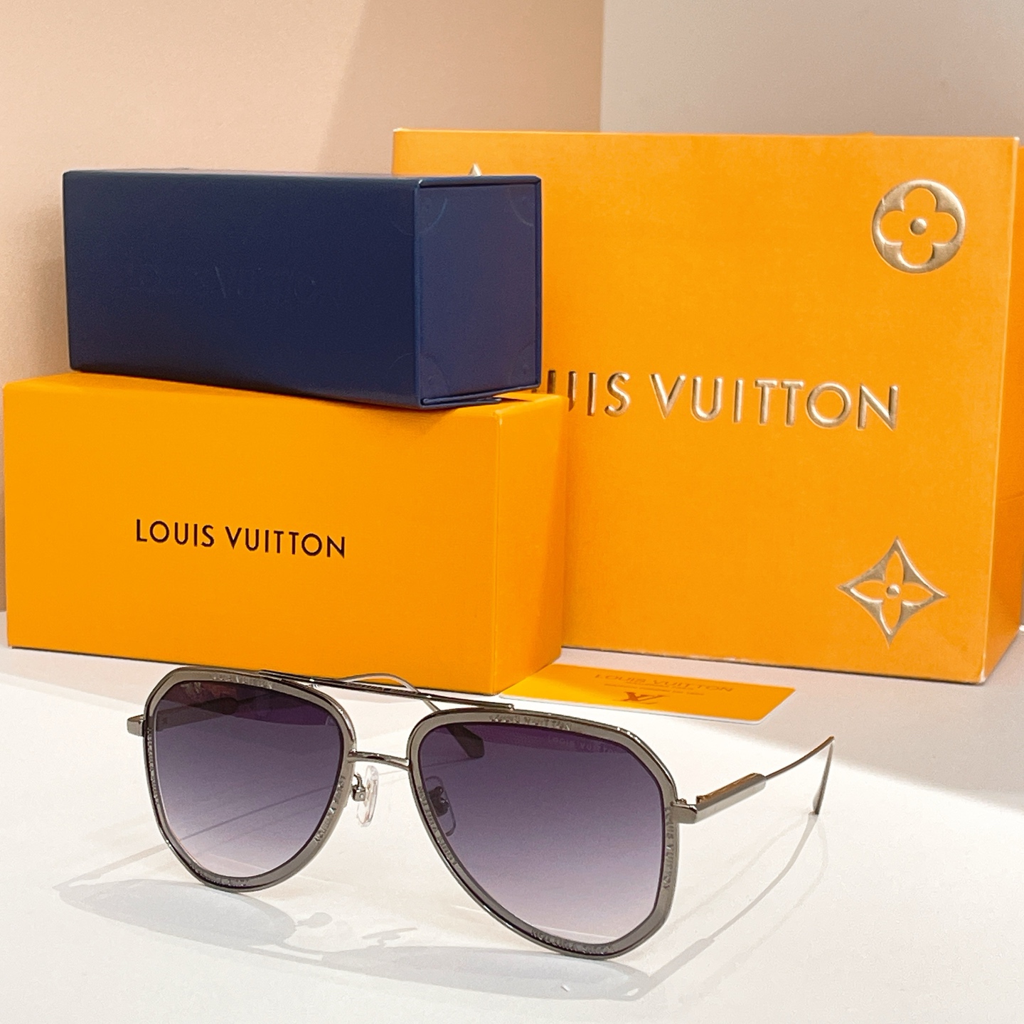 LOUIS VUITTO*✨✨✨MODEL：Z1317 ✨✨✨ SIZE：53口22-145✨✨✨