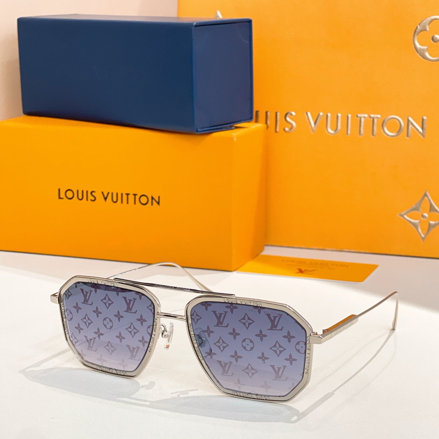 LOUIS VUITTO*✨✨✨MODEL：Z1318✨✨✨ SIZE：53口22-145✨✨✨