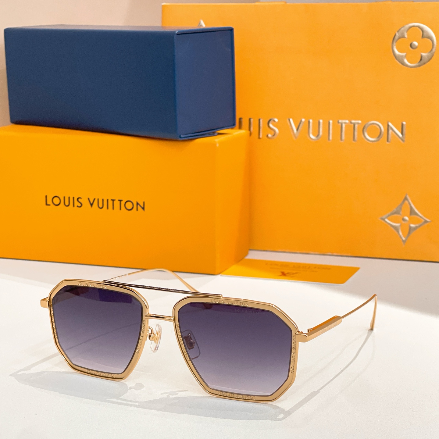 LOUIS VUITTO*✨✨✨MODEL：Z1318✨✨✨ SIZE：53口22-145✨✨✨