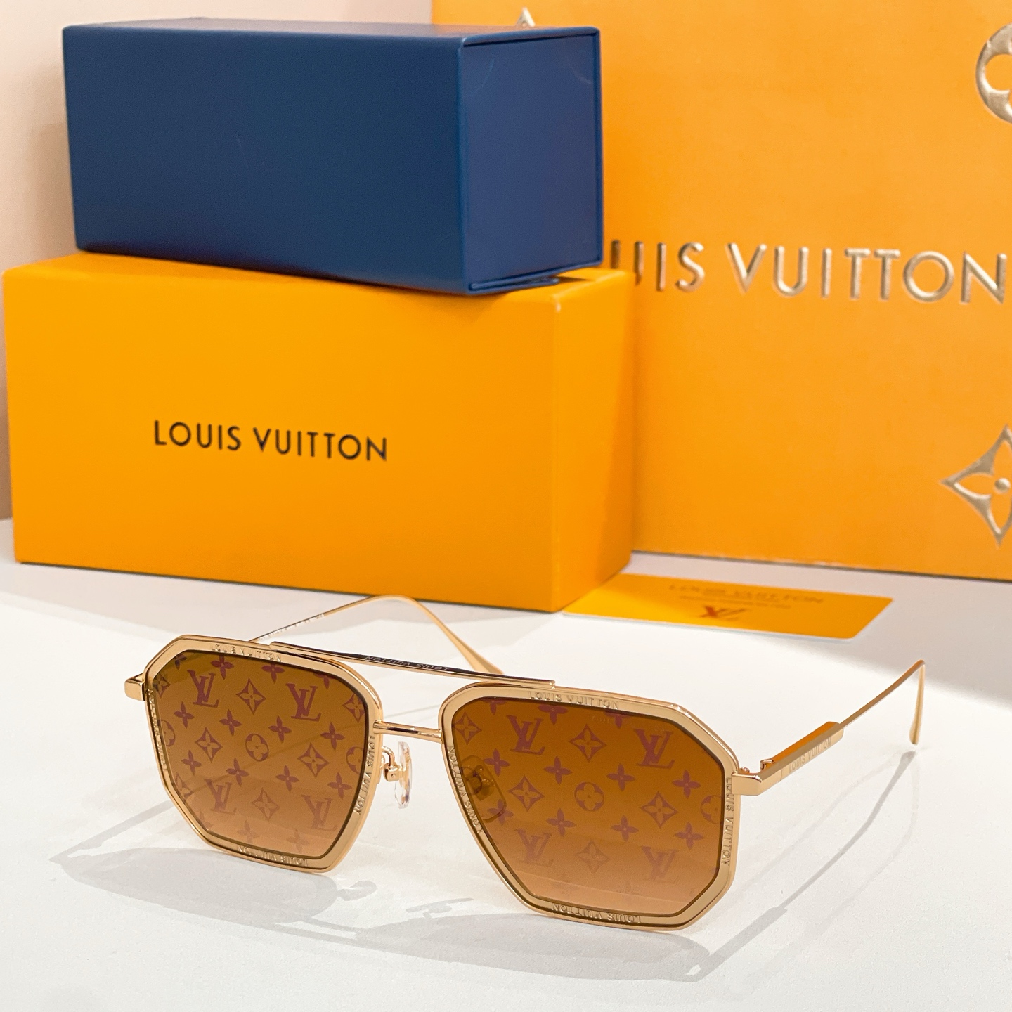 LOUIS VUITTO*✨✨✨MODEL：Z1318✨✨✨ SIZE：53口22-145✨✨✨