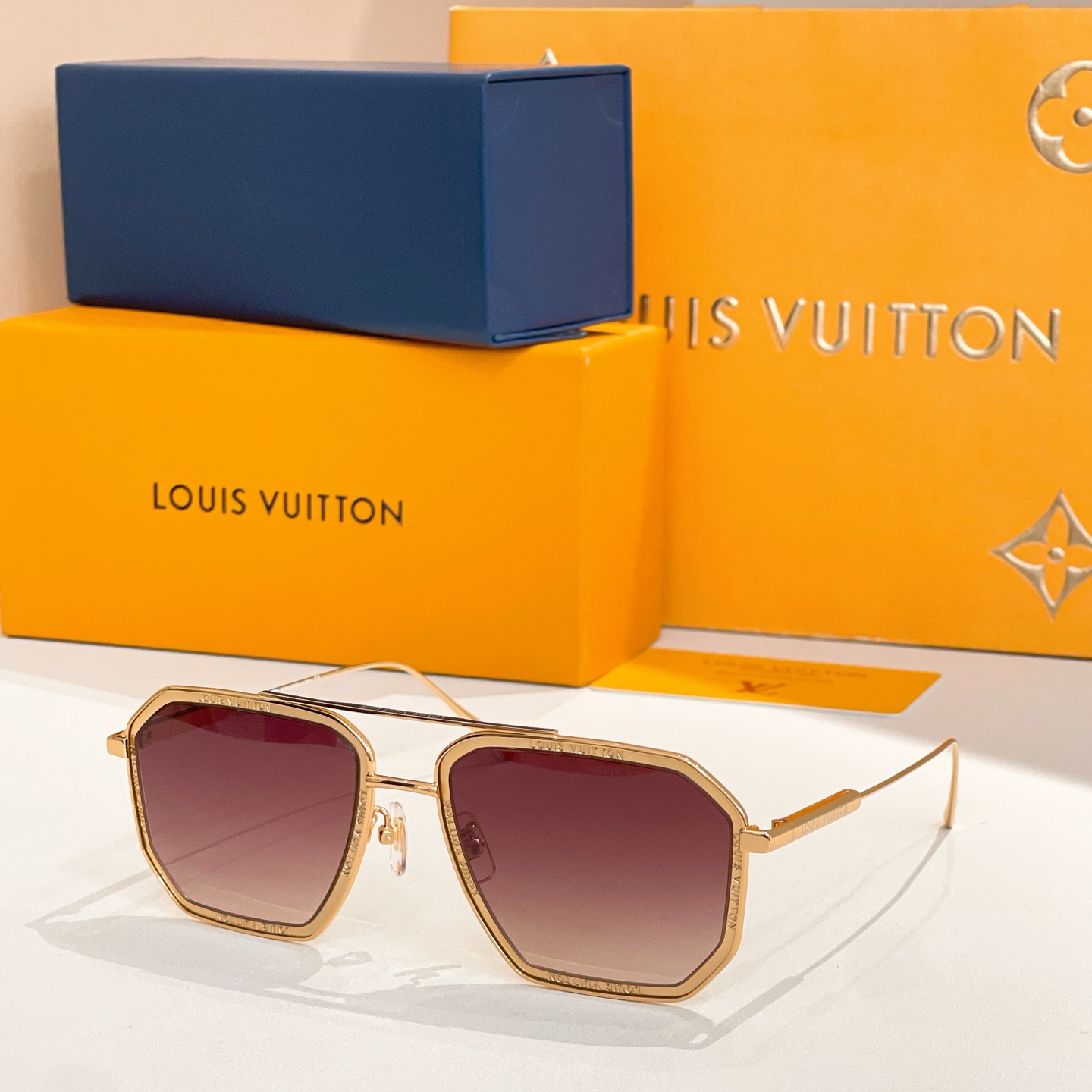 LOUIS VUITTO*✨✨✨MODEL：Z1318✨✨✨ SIZE：53口22-145✨✨✨