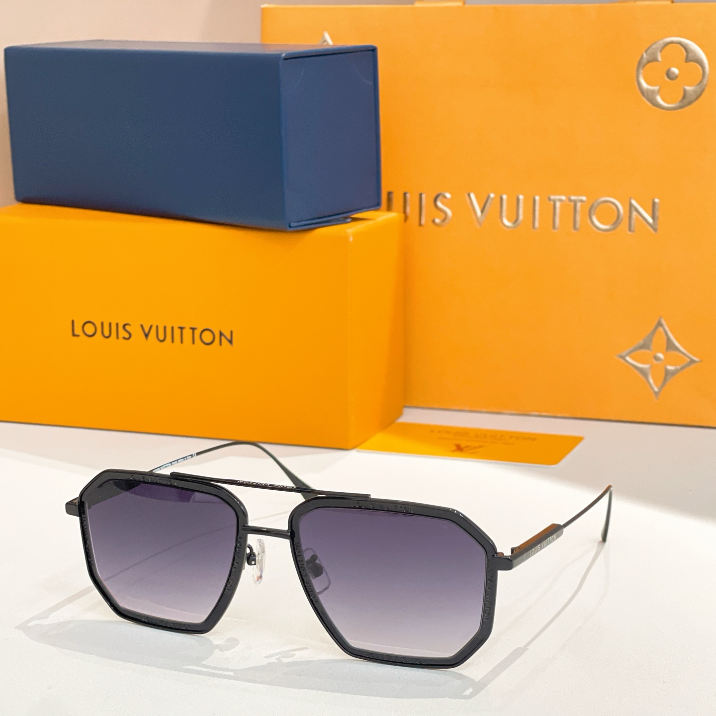 LOUIS VUITTO*✨✨✨MODEL：Z1318✨✨✨ SIZE：53口22-145✨✨✨