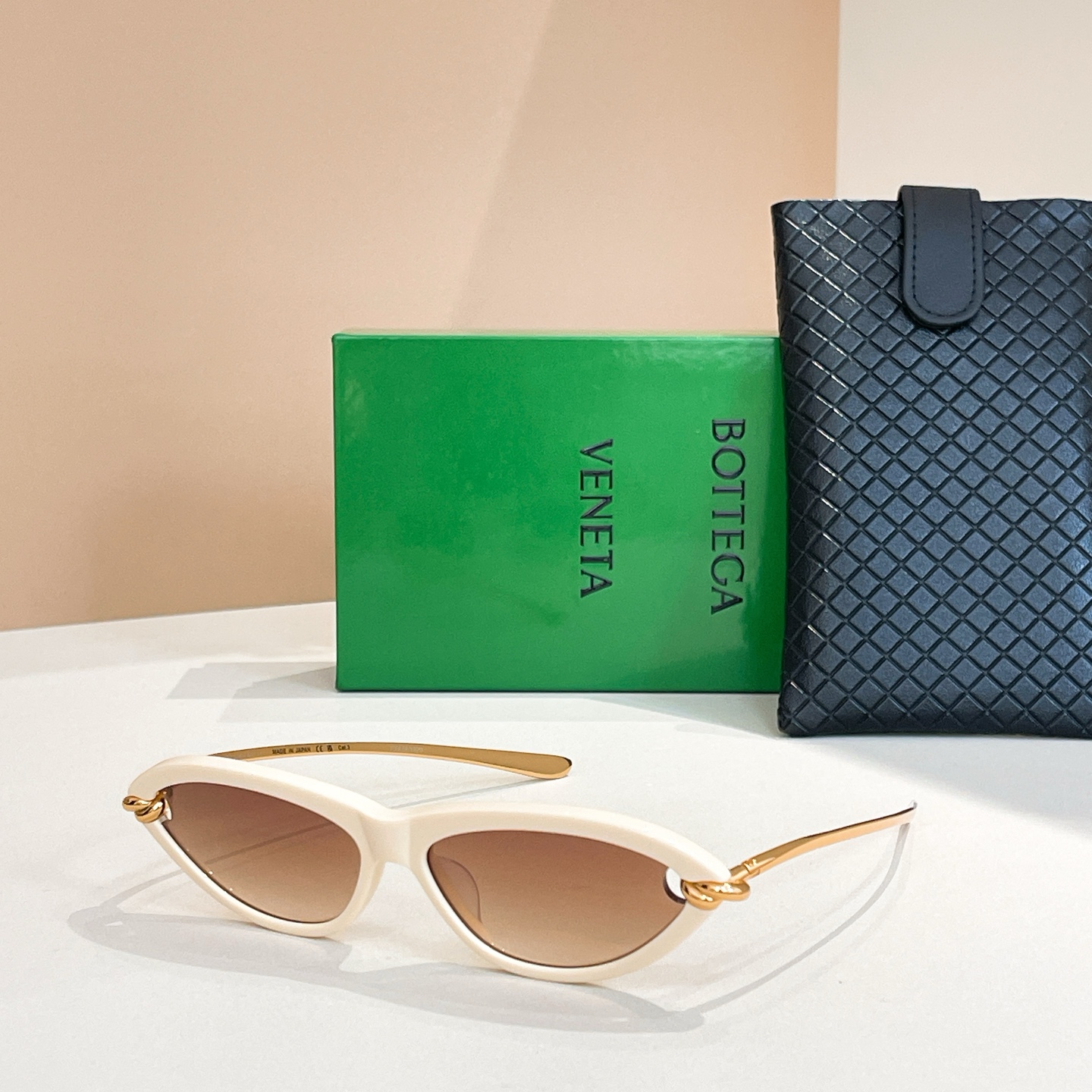 Bottega Veneta Sunglasses Acetate Cat Eye