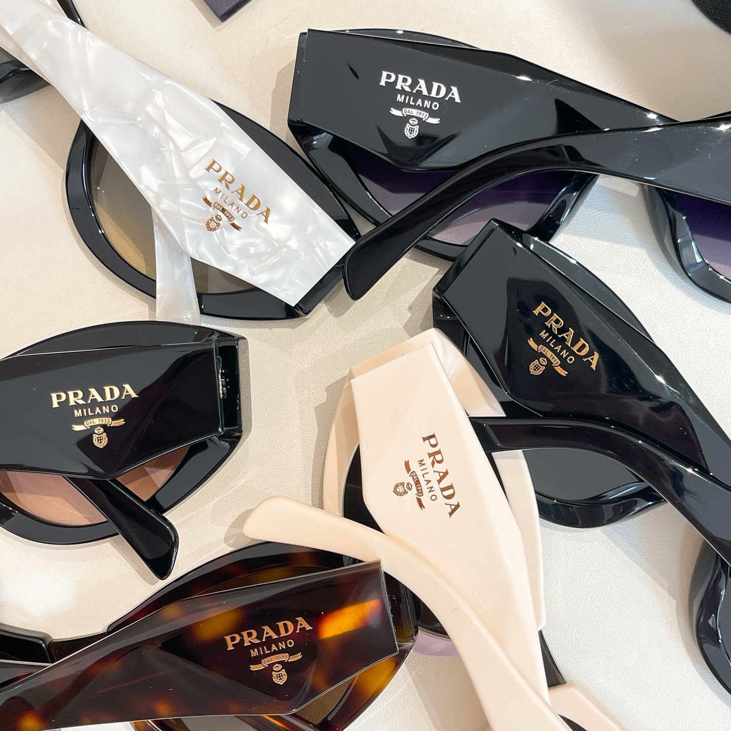 PRADA⭐️⭐️⭐️MODEL：PR 203VS⭐️⭐️⭐️SIZE：56口19-145⭐️⭐️⭐️