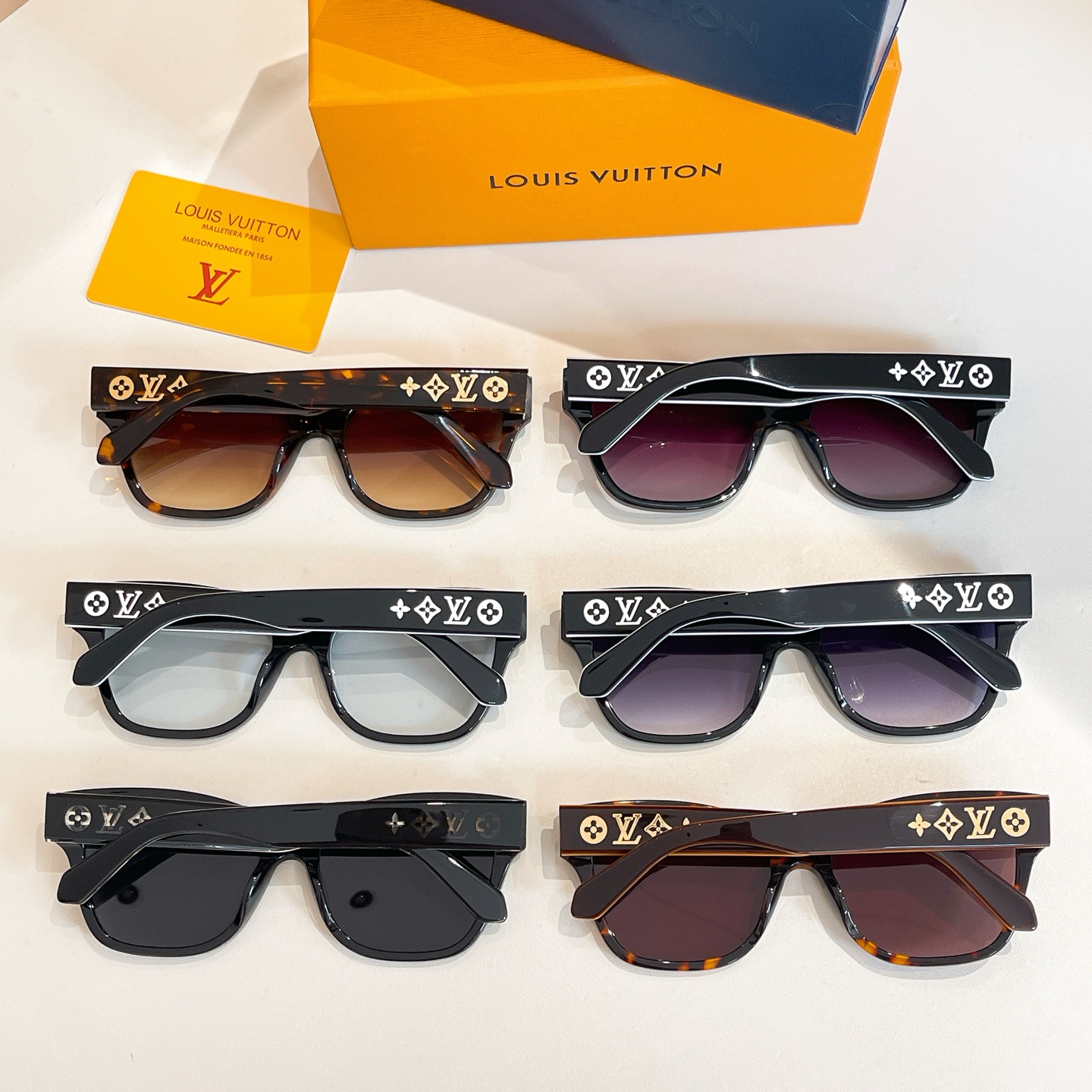 LOUIS VUITTO*🌟🌟🌟MODEL：Z2647U🌟🌟🌟SIZE：55口18-145🌟🌟🌟