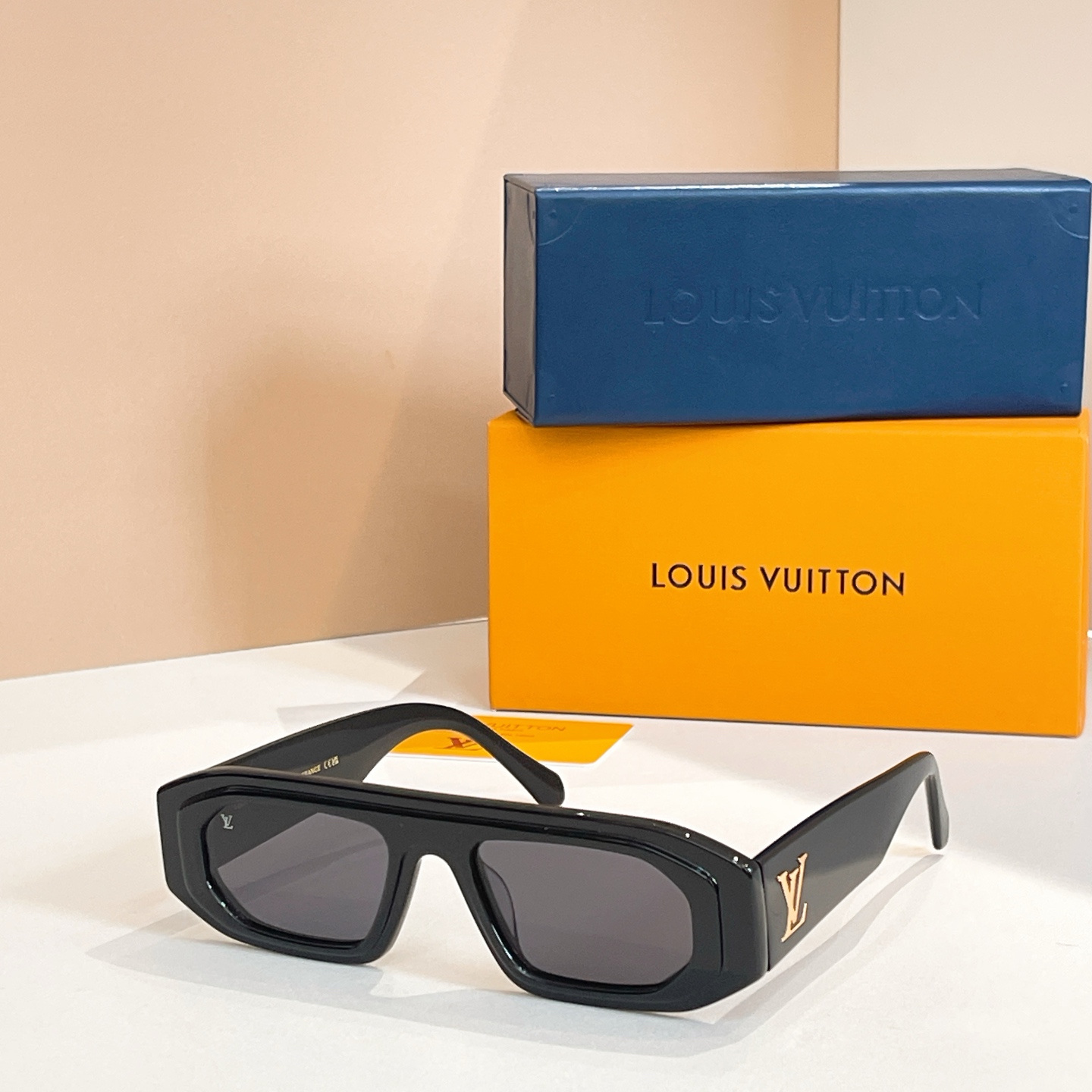 LOUIS VUITTO*✨✨✨MODEL：Z2015U ✨✨✨ SIZE：53口22-145✨✨✨