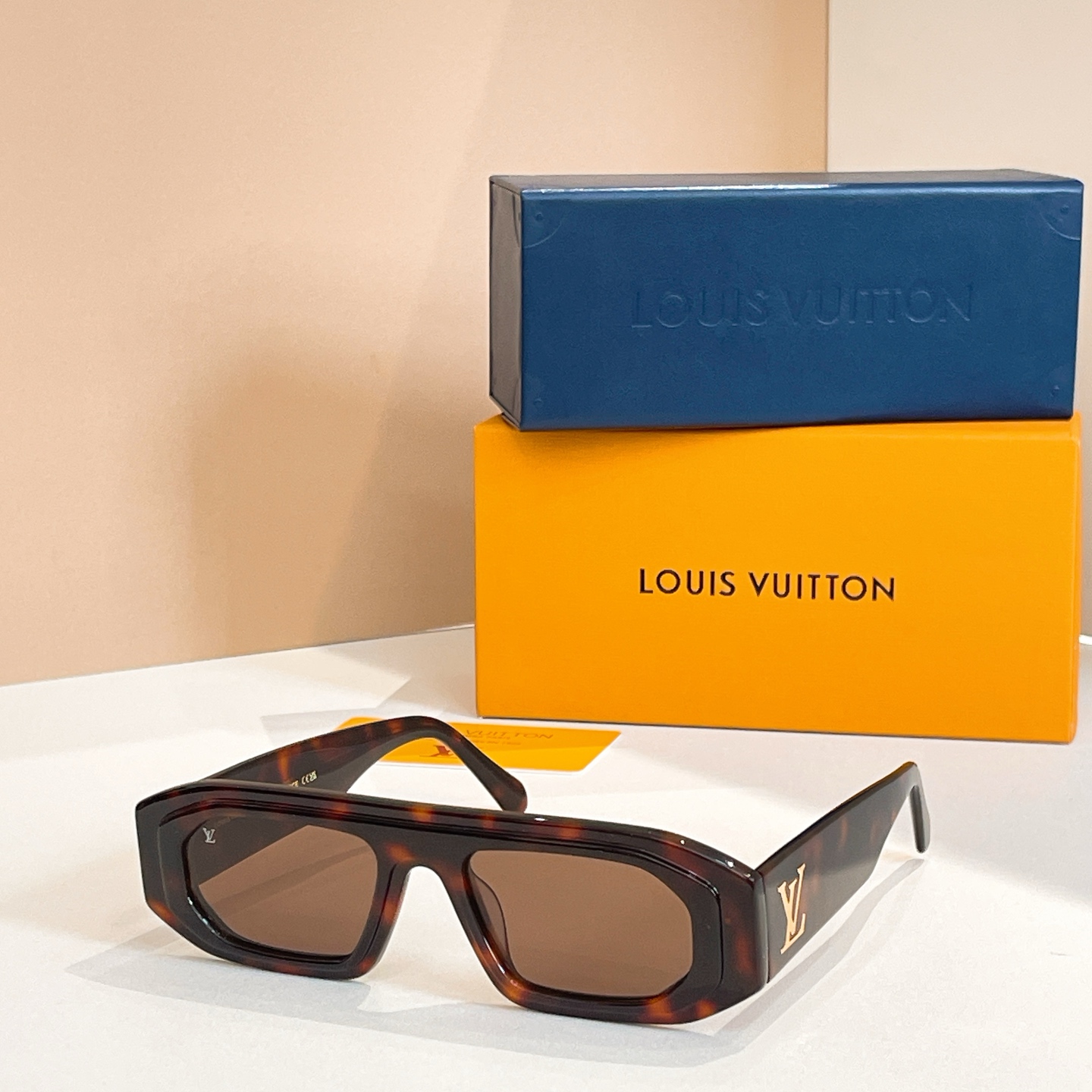 LOUIS VUITTO*✨✨✨MODEL：Z2015U ✨✨✨ SIZE：53口22-145✨✨✨