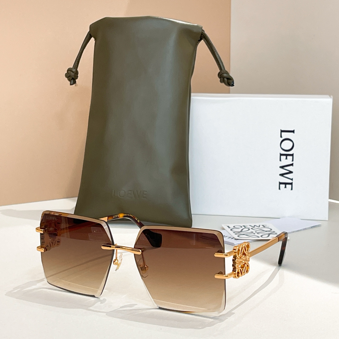 LOEWE🌟🌟🌟MODEL：HW 2057 🌟🌟🌟SIZE：141口0-142🌟🌟🌟