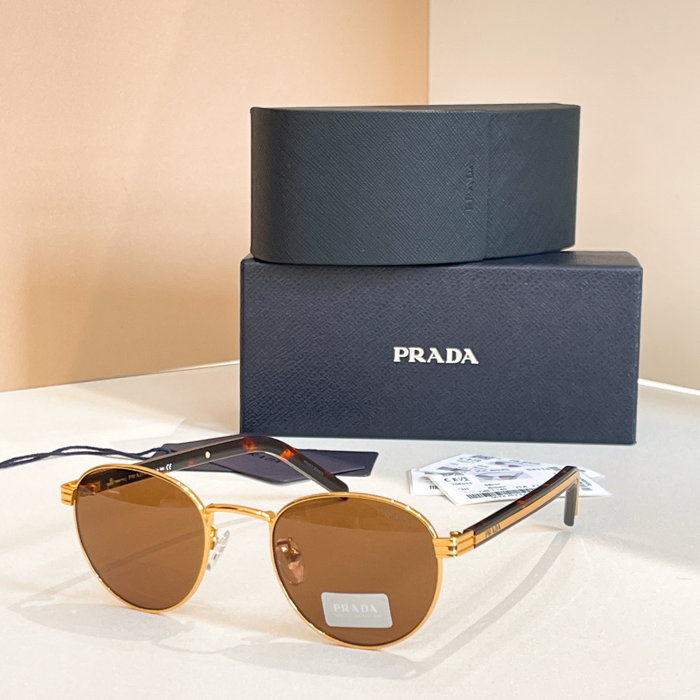 ￼ PRADA✨✨✨MODEL：PR B52S✨✨✨SIZE：49口21-145✨✨✨ 