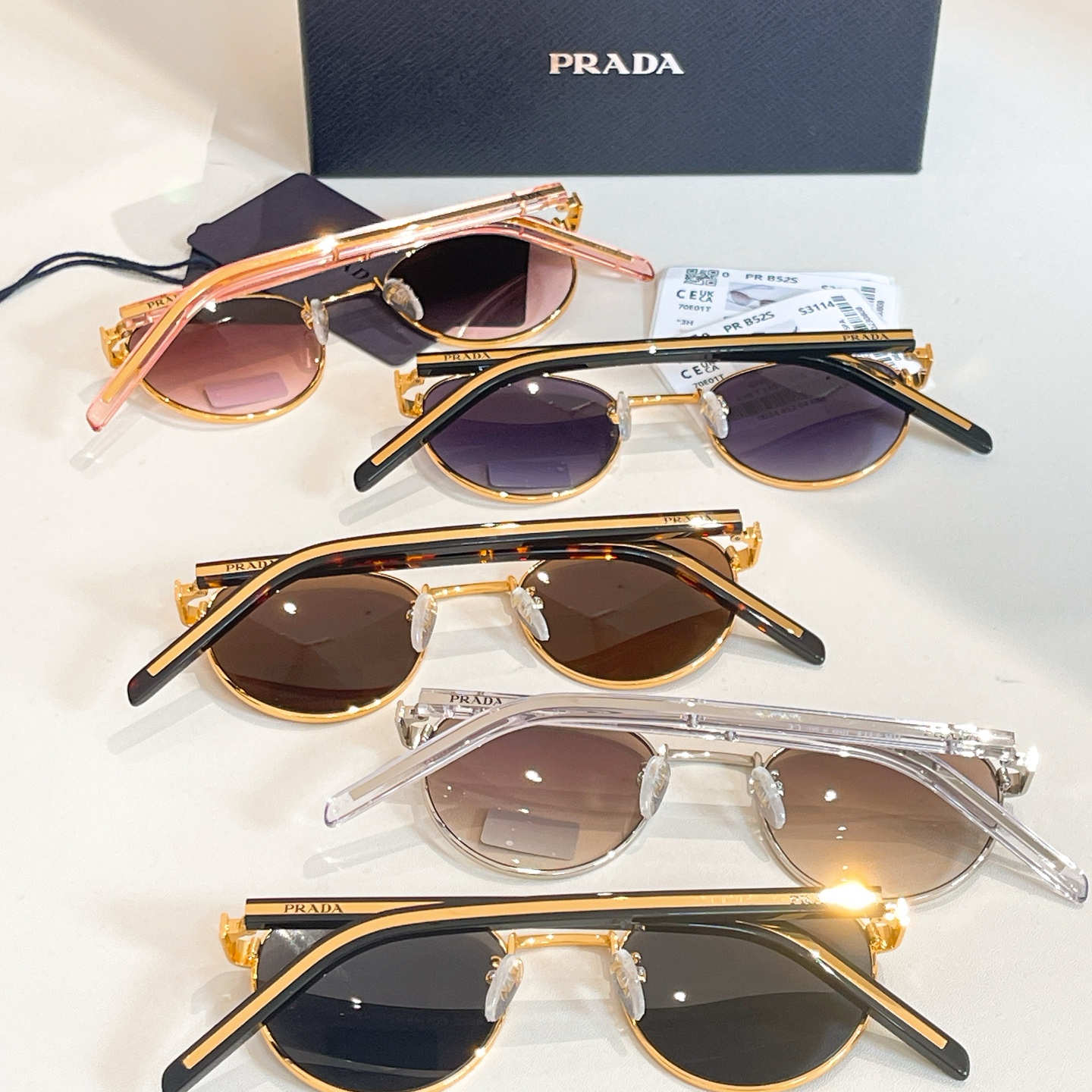 ￼ PRADA✨✨✨MODEL：PR B52S✨✨✨SIZE：49口21-145✨✨✨ 
