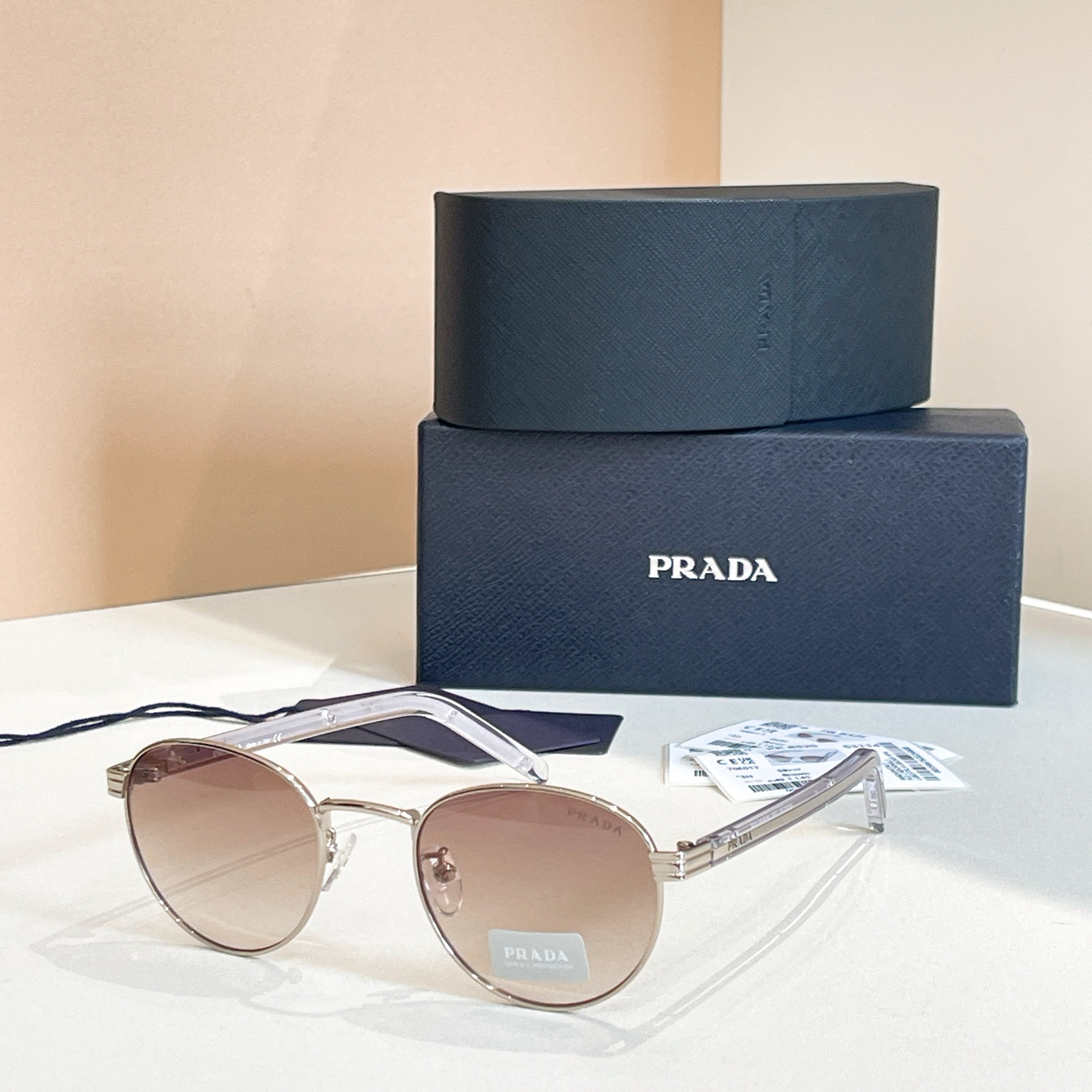 ￼ PRADA✨✨✨MODEL：PR B52S✨✨✨SIZE：49口21-145✨✨✨ 