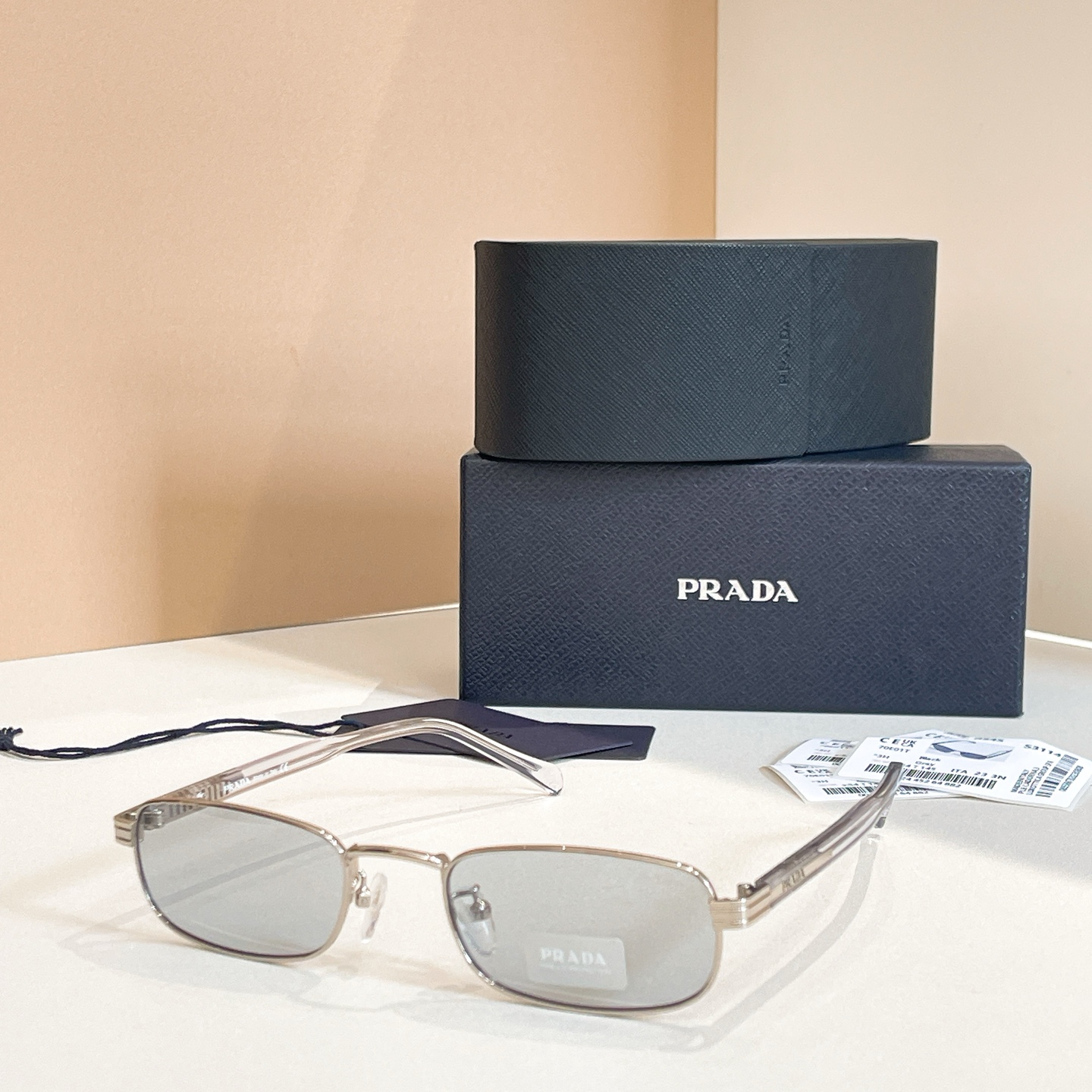 ￼ PRADA✨✨✨MODEL：PR B54S✨✨✨SIZE：54口23-145✨✨✨ 