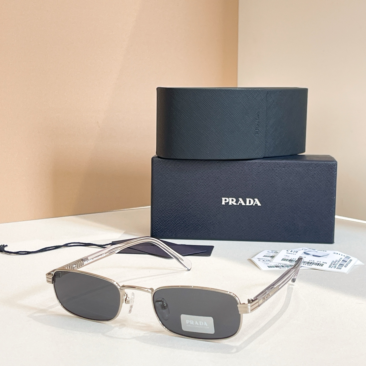 ￼ PRADA✨✨✨MODEL：PR B54S✨✨✨SIZE：54口23-145✨✨✨ 