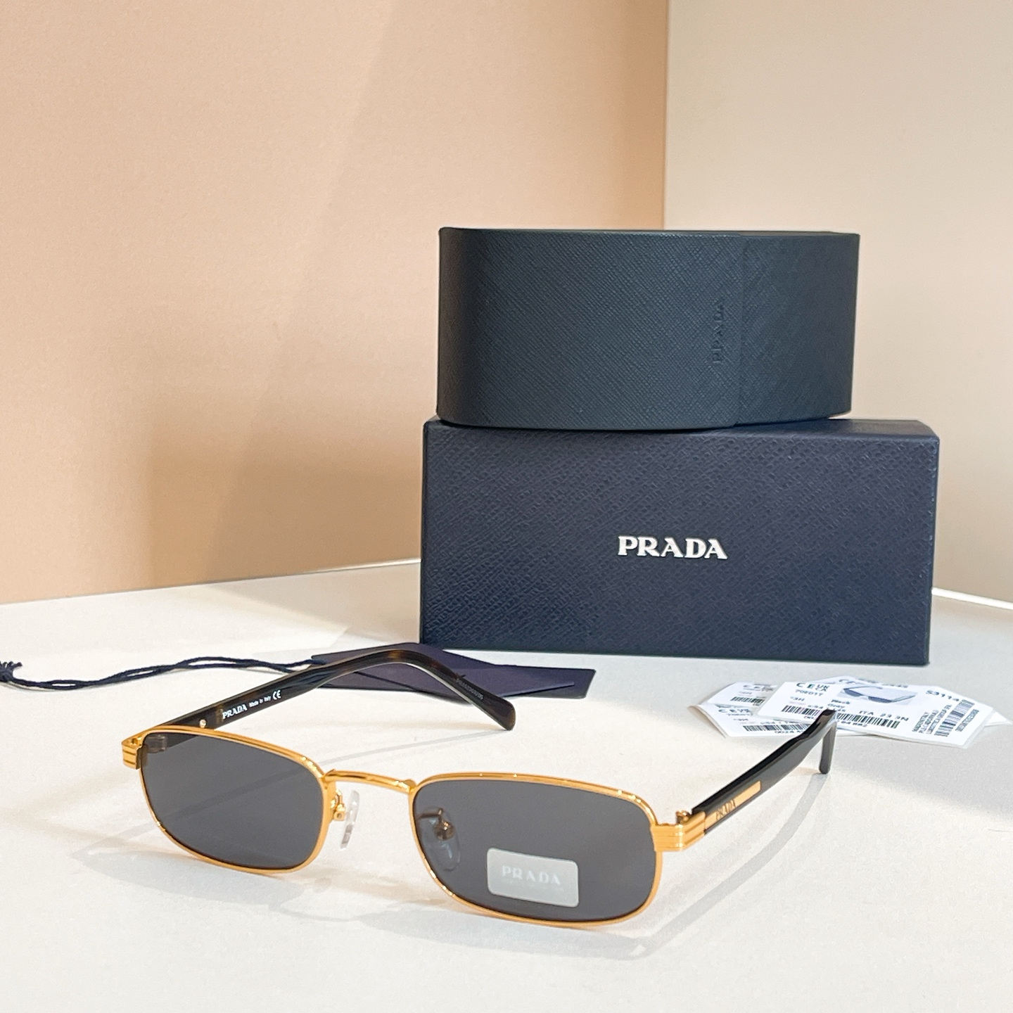 ￼ PRADA✨✨✨MODEL：PR B54S✨✨✨SIZE：54口23-145✨✨✨ 