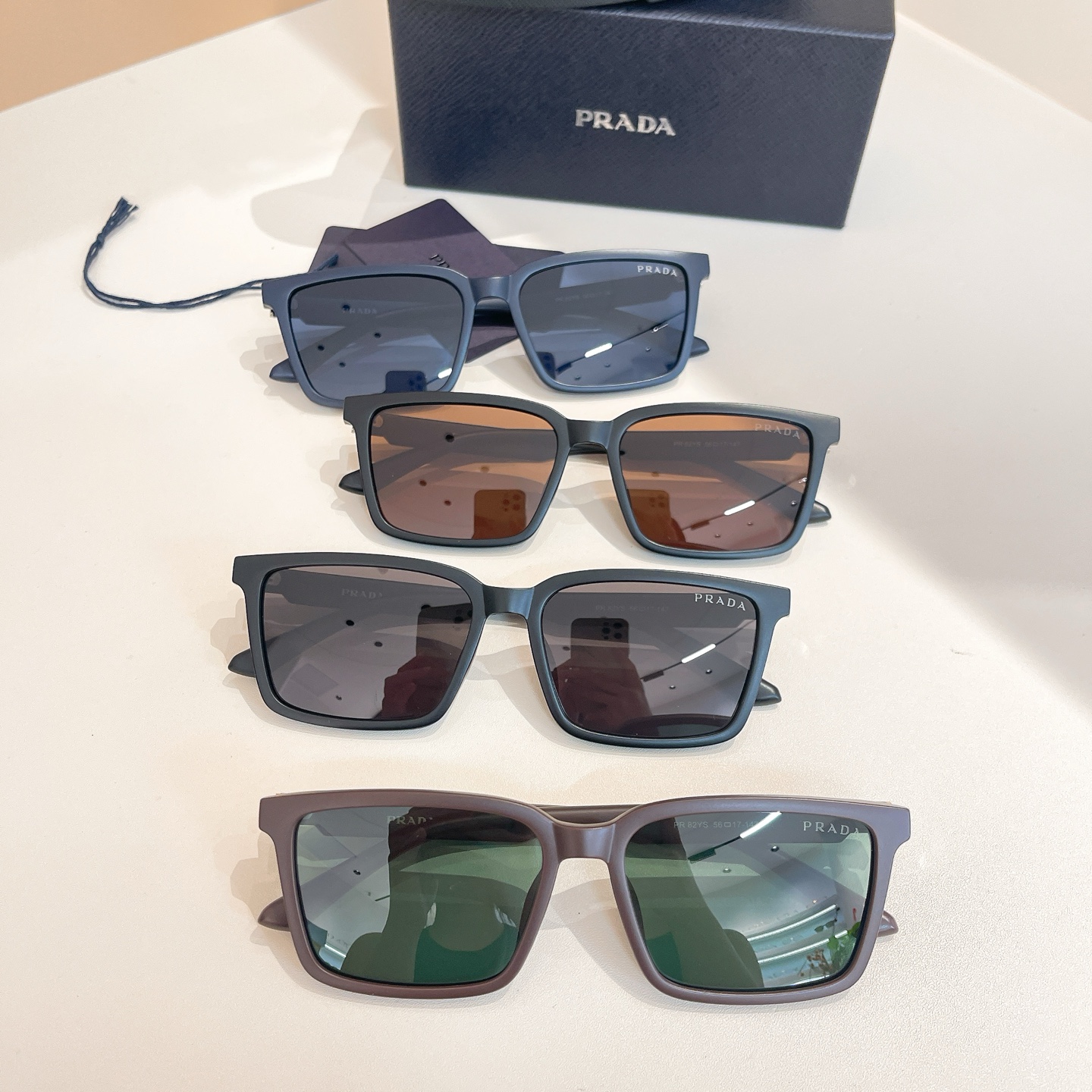 ￼ PRADA✨✨✨MODEL：PR 82YS✨✨✨SIZE：56口17-147✨✨✨ 