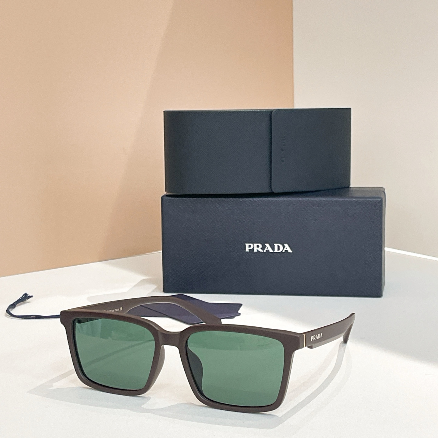 ￼ PRADA✨✨✨MODEL：PR 82YS✨✨✨SIZE：56口17-147✨✨✨ 