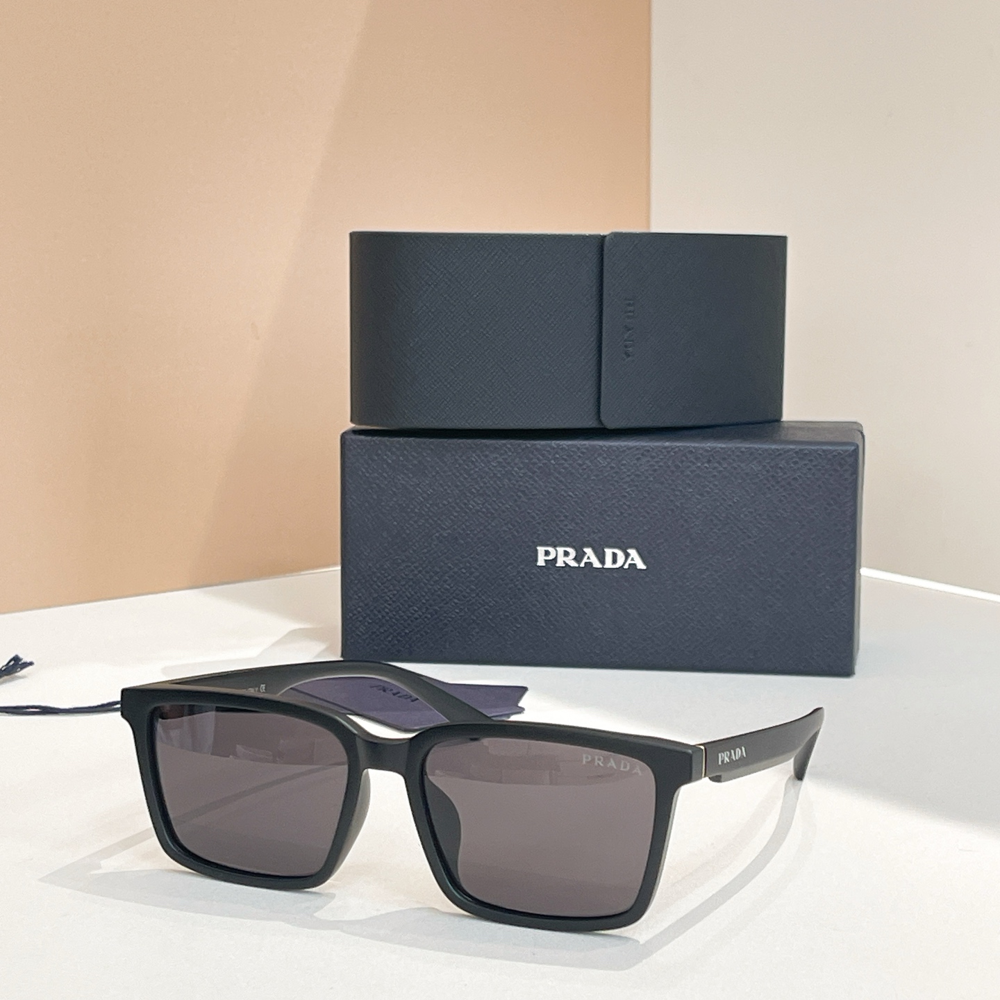 ￼ PRADA✨✨✨MODEL：PR 82YS✨✨✨SIZE：56口17-147✨✨✨ 
