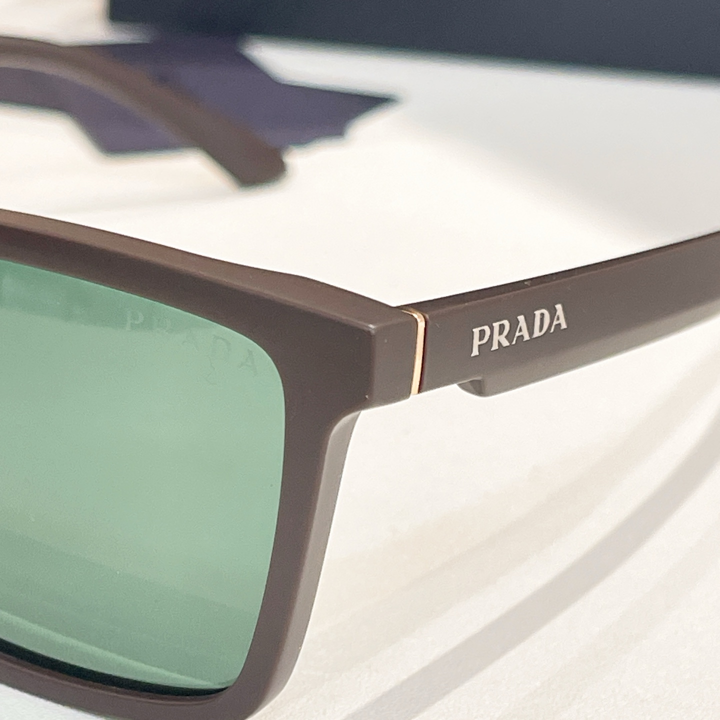 ￼ PRADA✨✨✨MODEL：PR 82YS✨✨✨SIZE：56口17-147✨✨✨ 