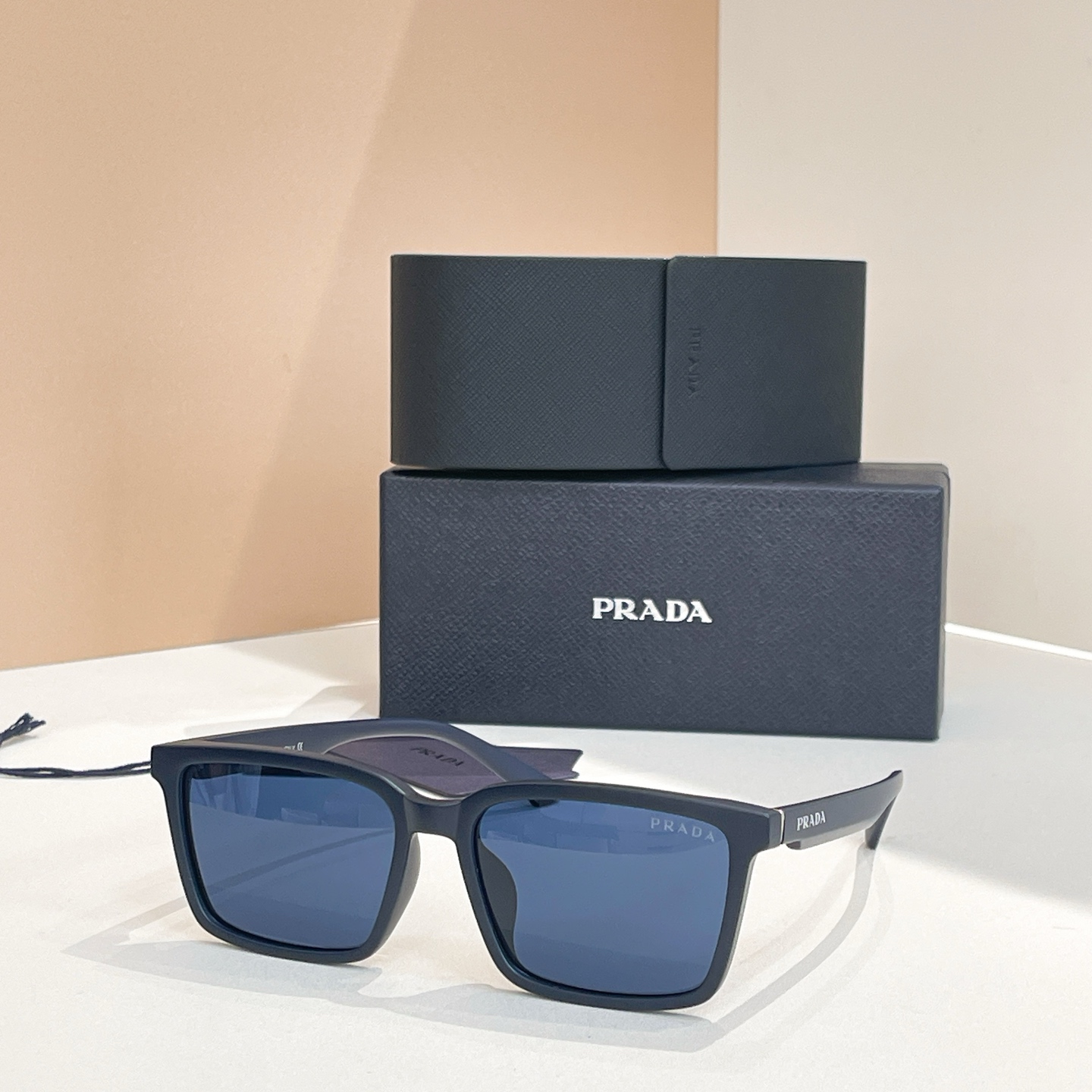 ￼ PRADA✨✨✨MODEL：PR 82YS✨✨✨SIZE：56口17-147✨✨✨ 