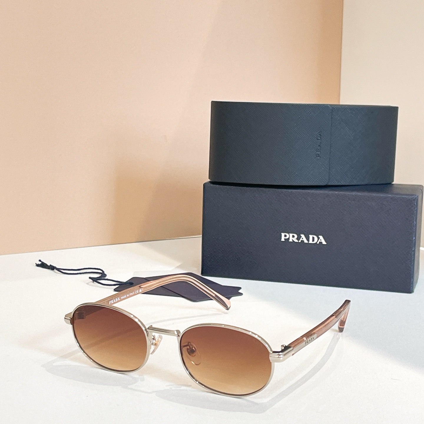 ￼ PRADA✨✨✨MODEL：PR B53S✨✨✨SIZE：52口21-145✨✨✨ 