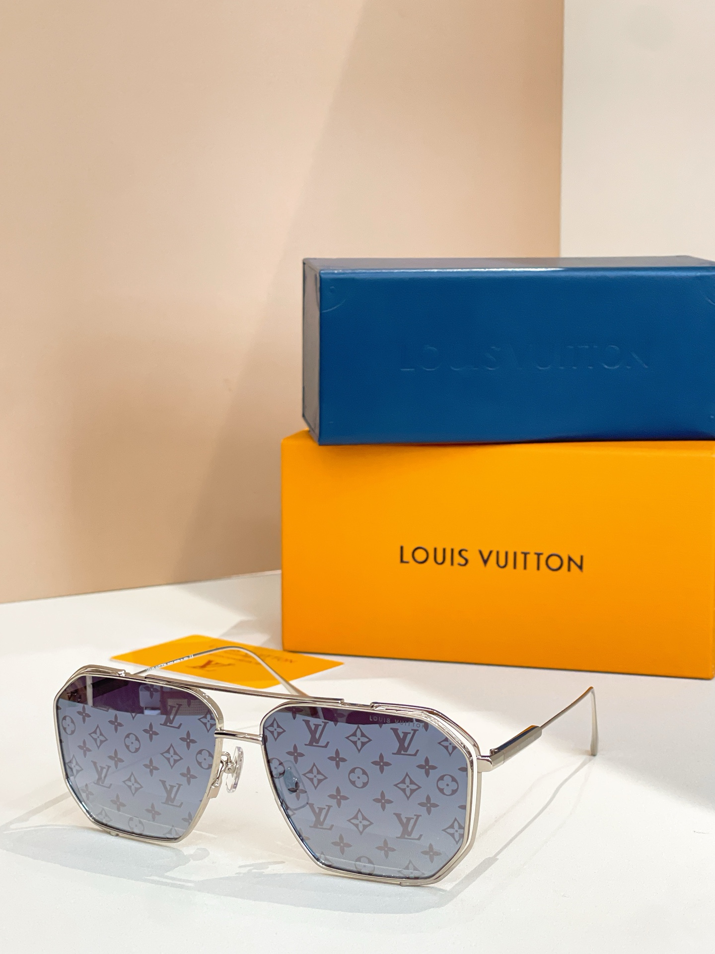 LOUIS VUITTO*✨✨✨MODEL：Z1316✨✨✨ SIZE：61口14-145✨✨✨