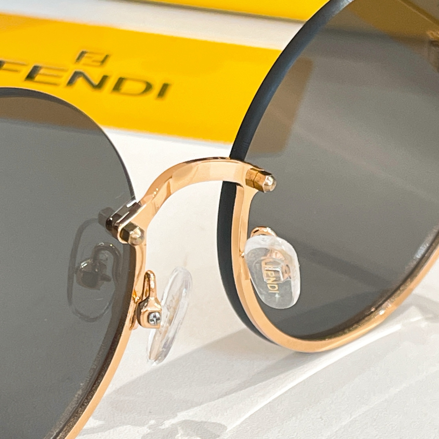 FEND*✨✨✨MODEL FE 4078 ✨✨✨SIZE59口18-143✨✨✨