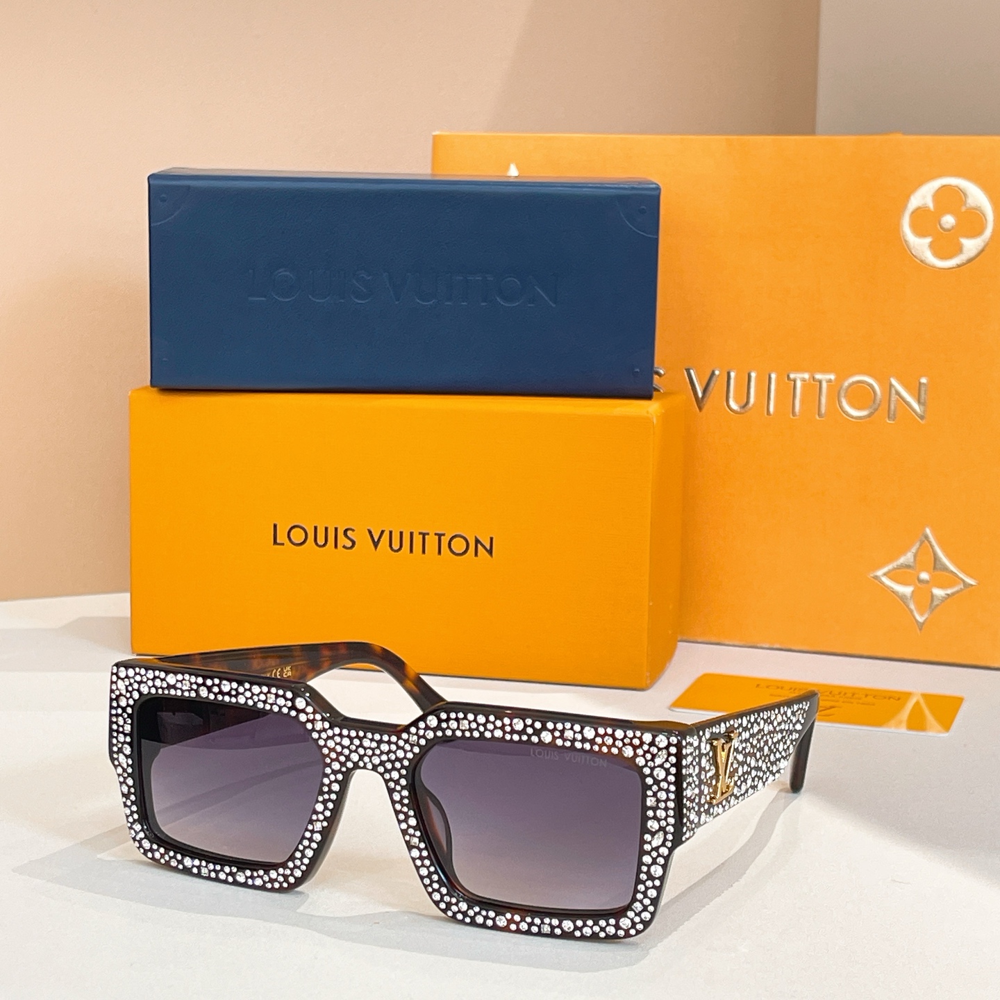 LOUIS VUITTO*✨✨✨MODEL：Z2396E ✨✨✨ SIZE：53口22-145✨✨✨