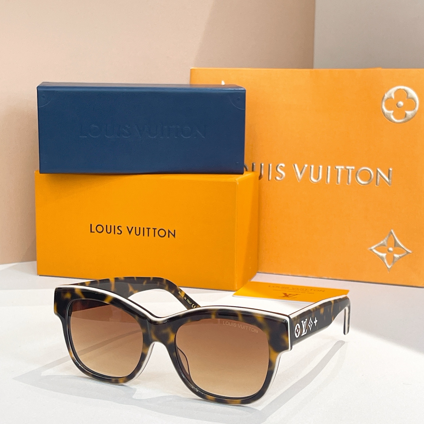 LOUIS VUITTO*✨✨✨MODEL：Z2645U ✨✨✨ SIZE：53口22-145✨✨✨