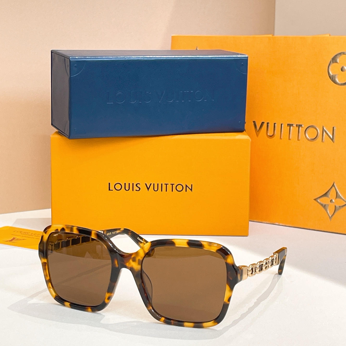 LOUIS VUITTO*✨✨✨MODEL：Z2648W✨✨✨ SIZE：56口19-140✨✨✨ 
