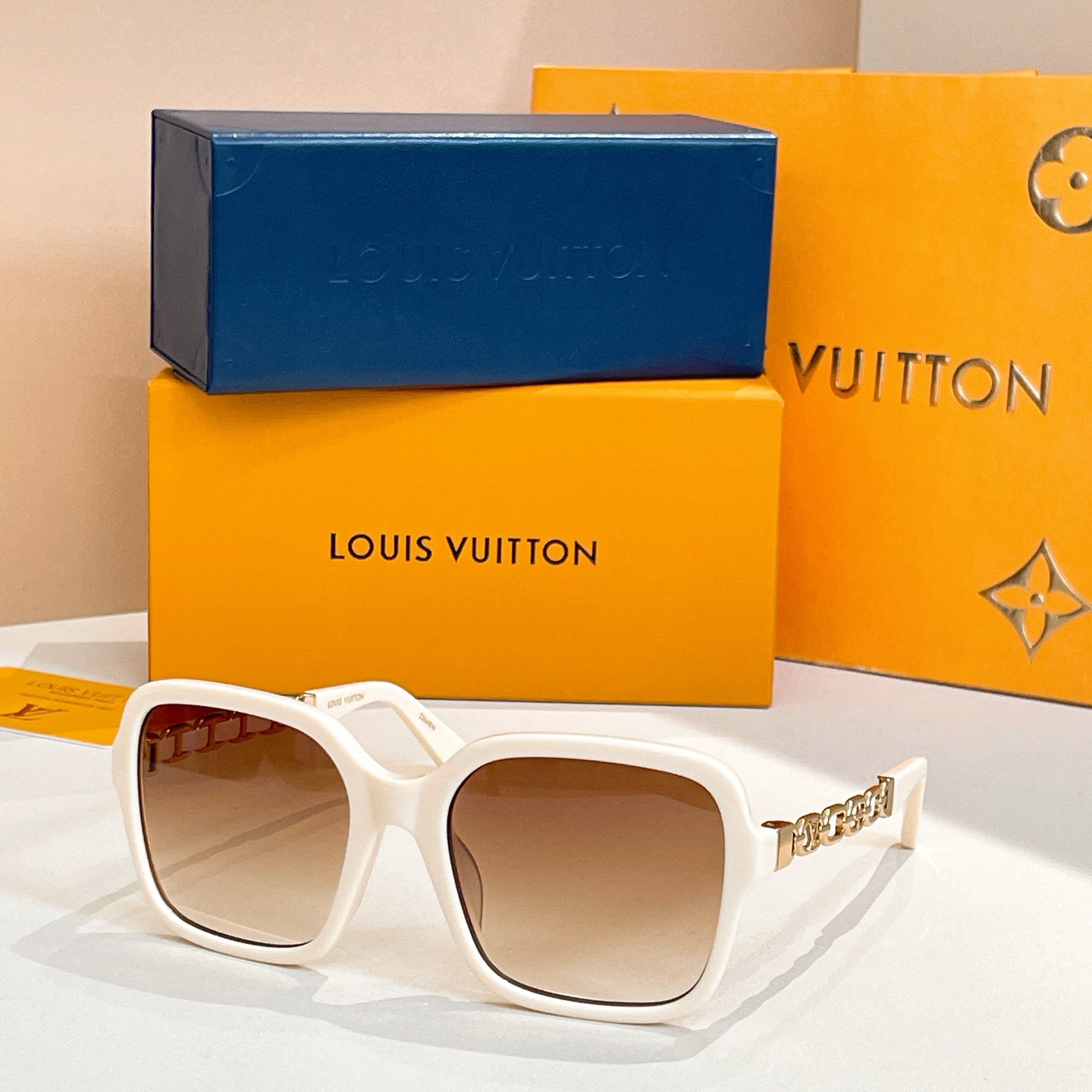 LOUIS VUITTO*✨✨✨MODEL：Z2648W✨✨✨ SIZE：56口19-140✨✨✨ 